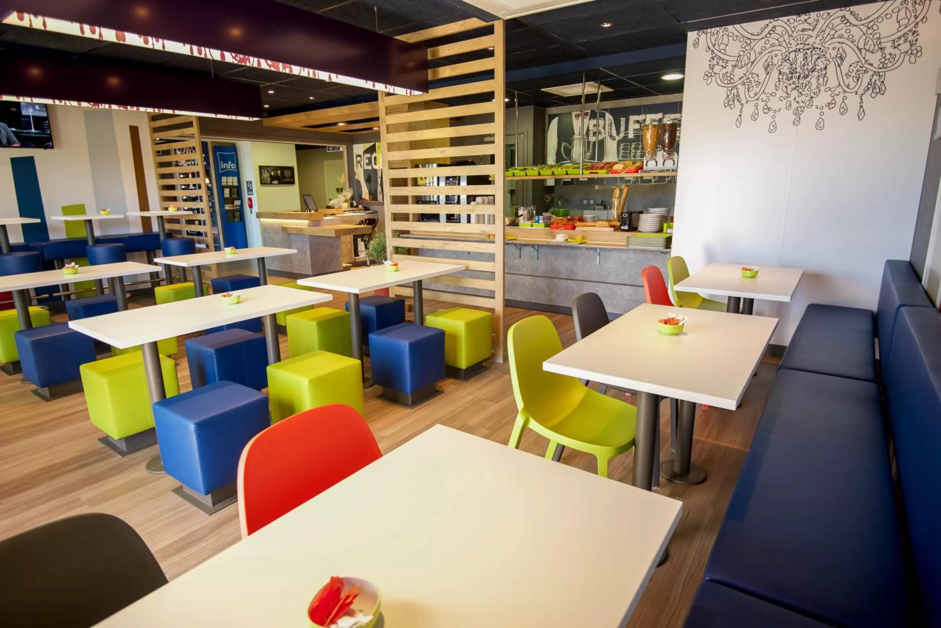Restaurant/places to eat in Ibis Budget Saint-Martin-de-Crau Porte de Camargue