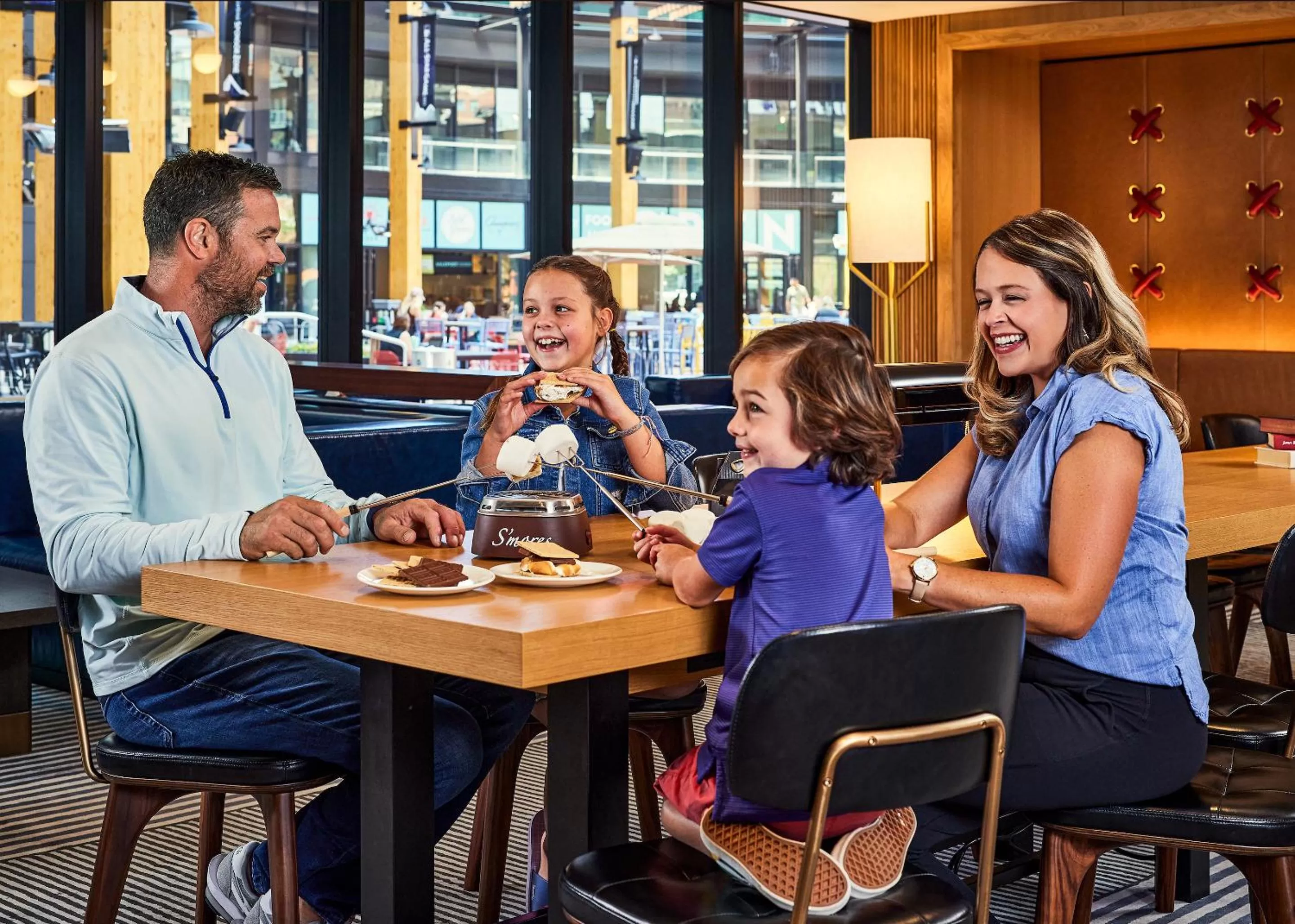 Restaurant/places to eat in The Rally Hotel at McGregor Square