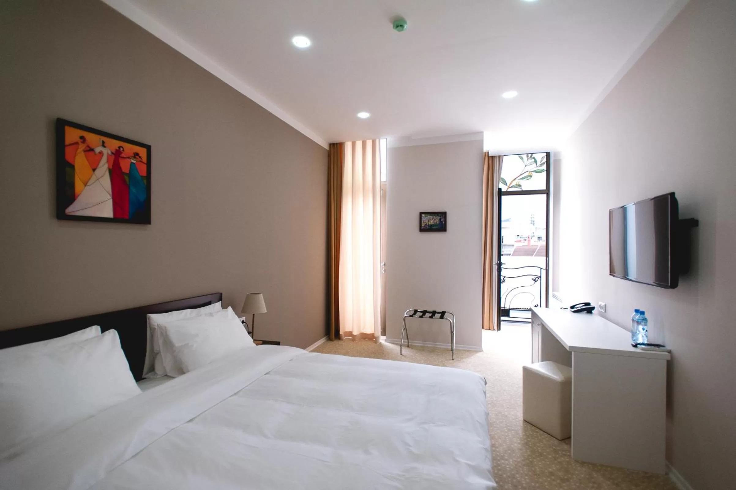 Photo of the whole room, Bed in Piazza Four Colours