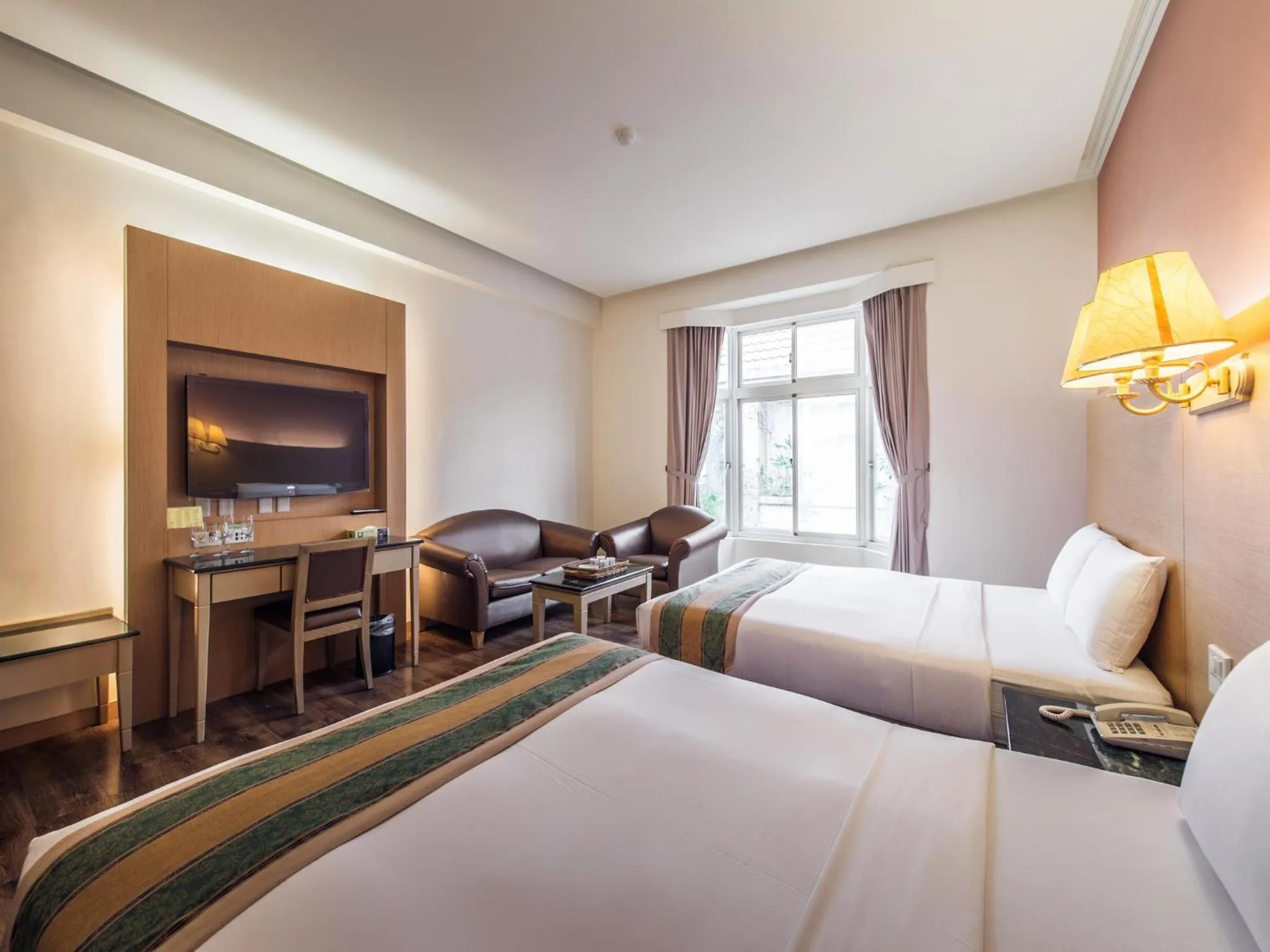 Facade/entrance, Bed in Travel Road Motel