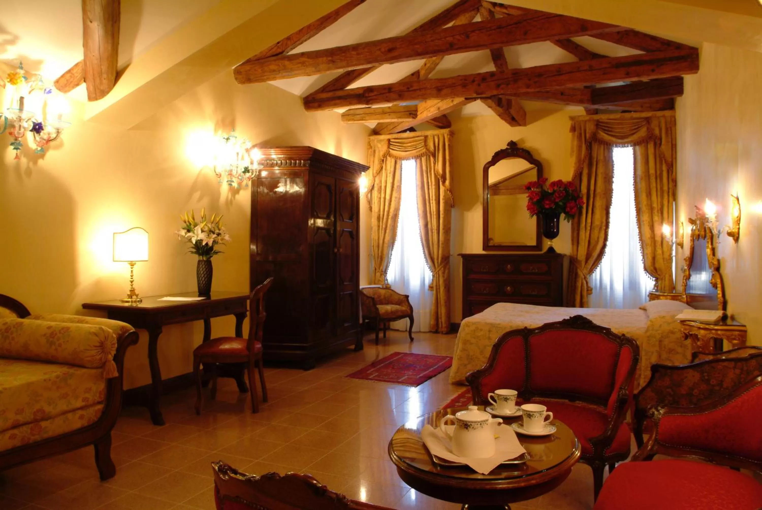 Photo of the whole room, Bed in Residenza d'Epoca San Cassiano
