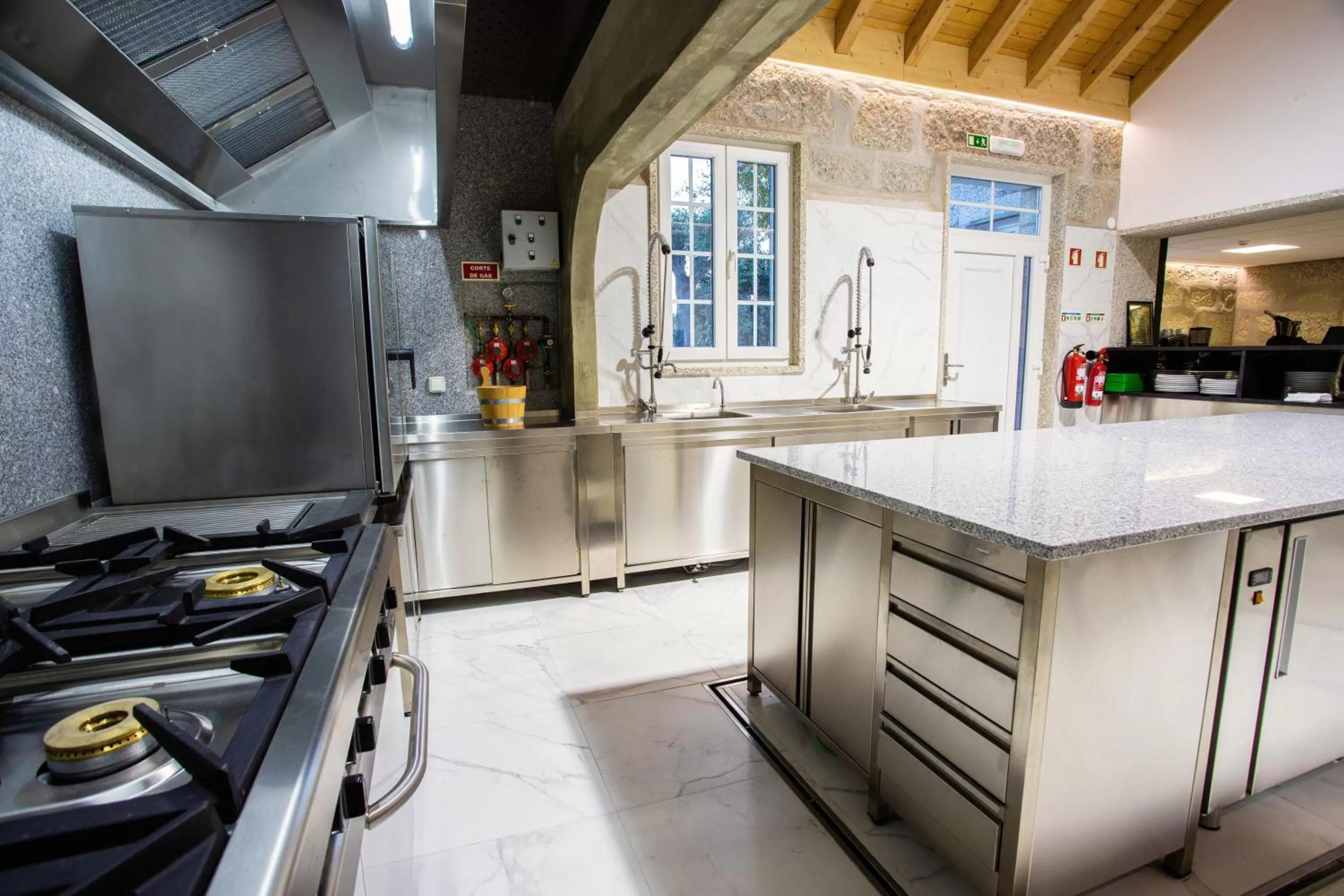 Restaurant/places to eat in Fonte Velha