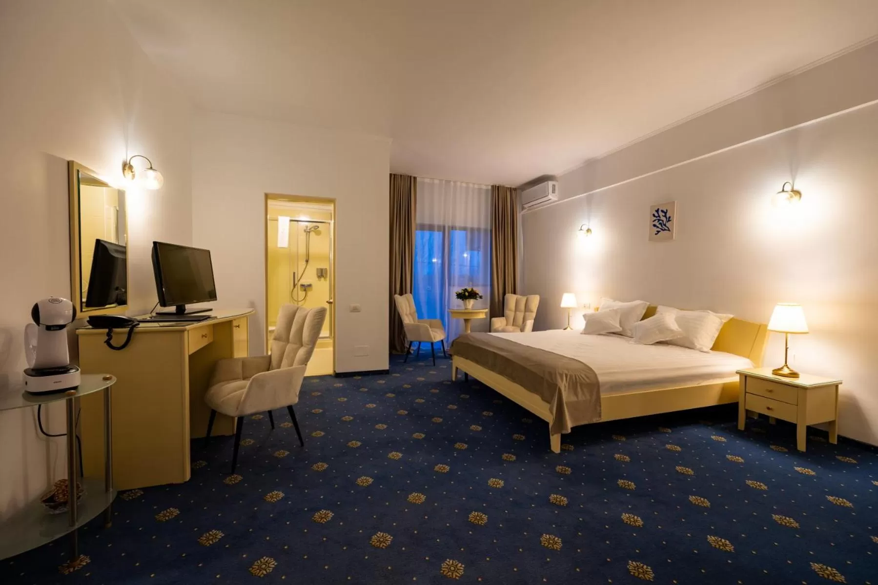 Bed in Hotel Sir Royal