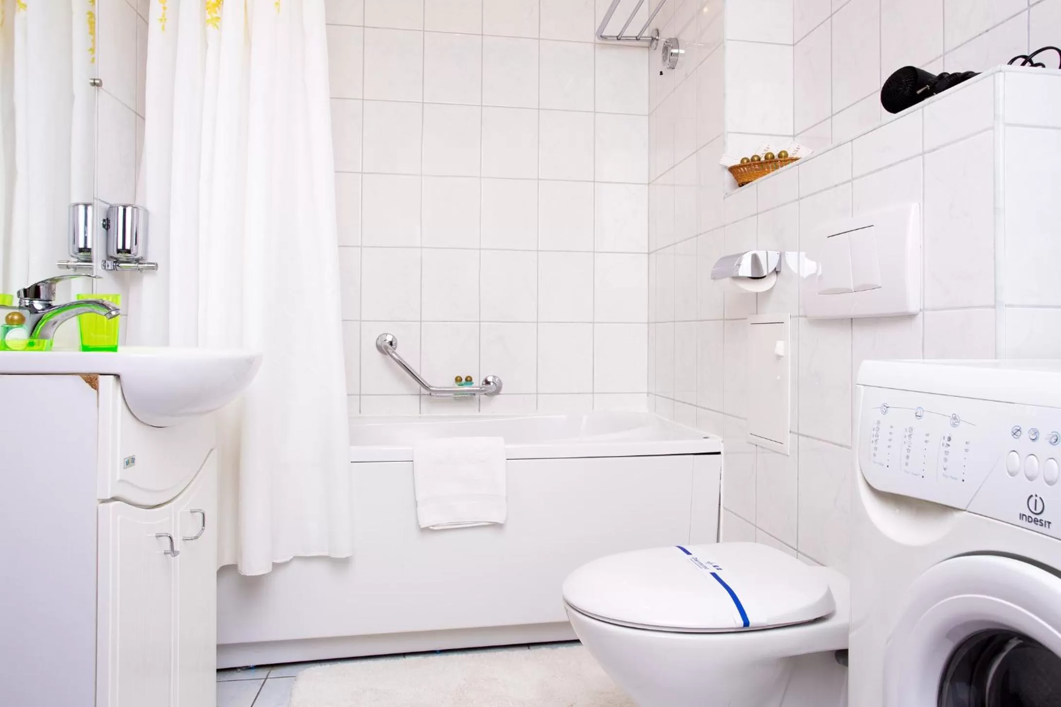 Bathroom in Arcada Apartments