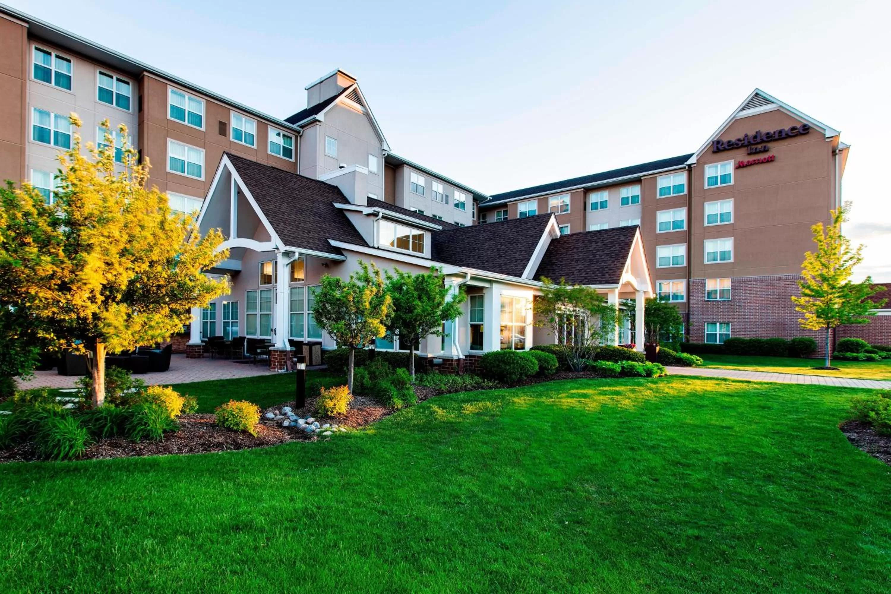 Property building in Residence Inn Chicago Midway Airport