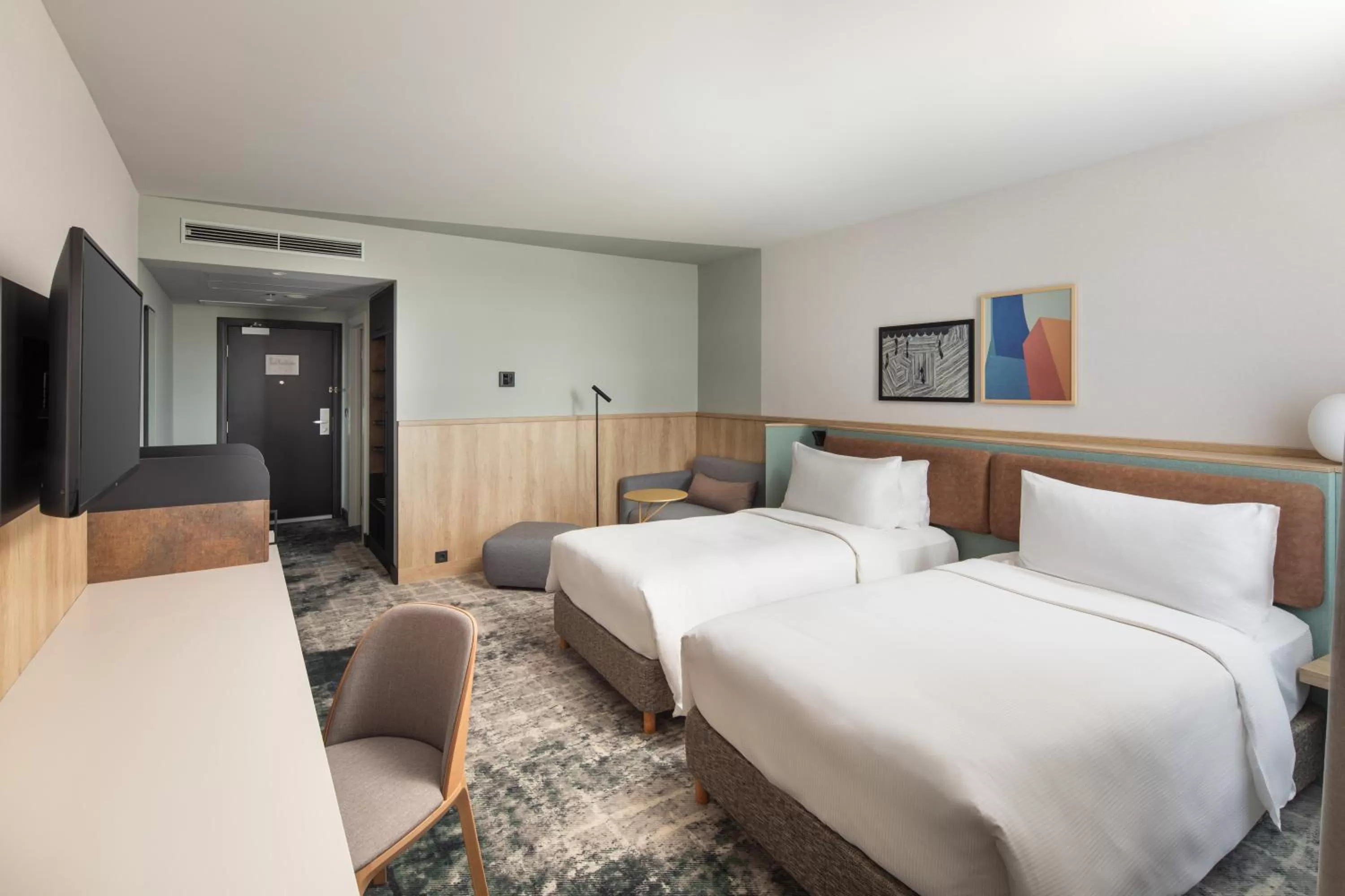 Photo of the whole room, Bed in Crowne Plaza Budapest by IHG