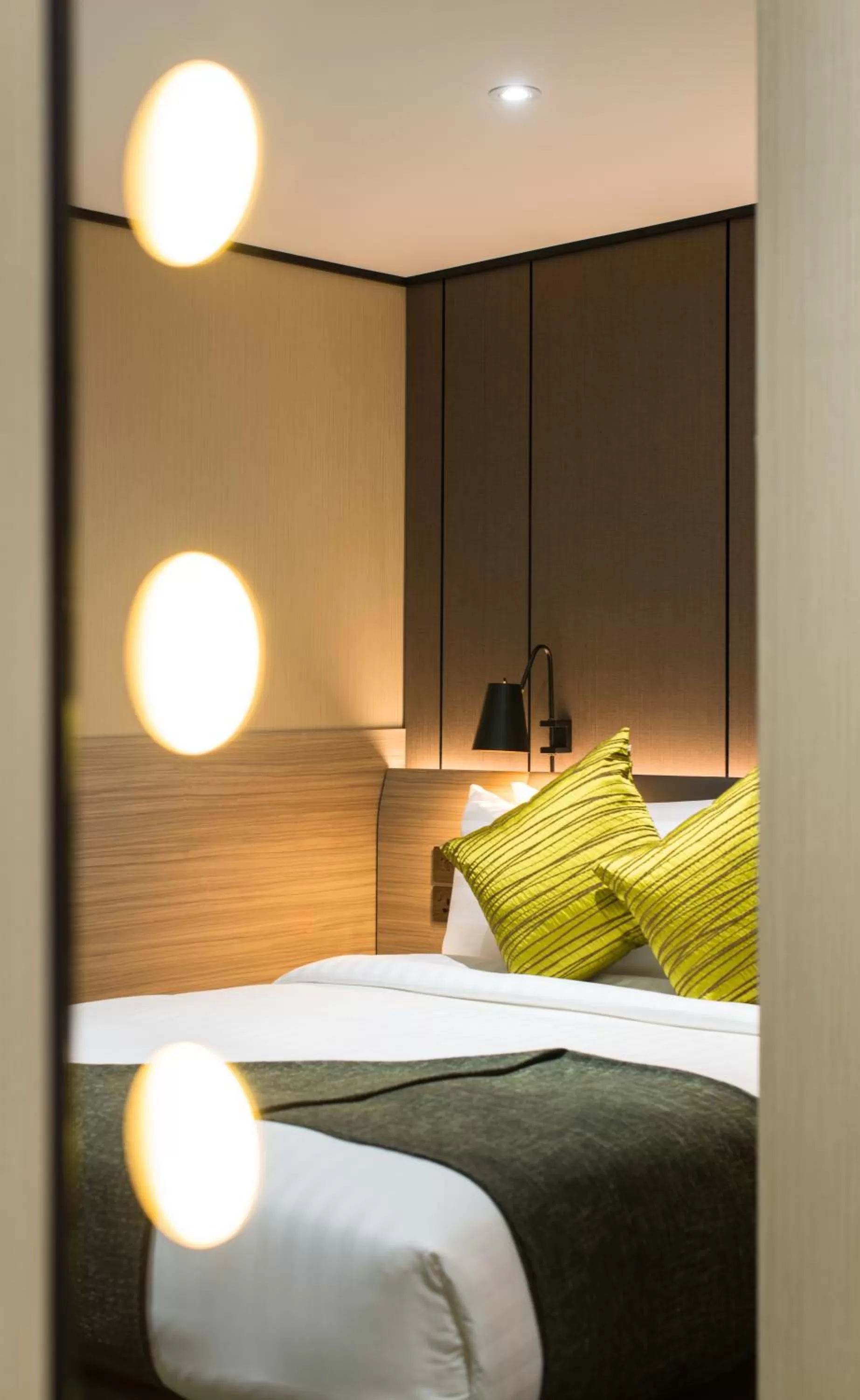 Bed in Aerotel London Heathrow Airport, Terminal 2 & Terminal 3