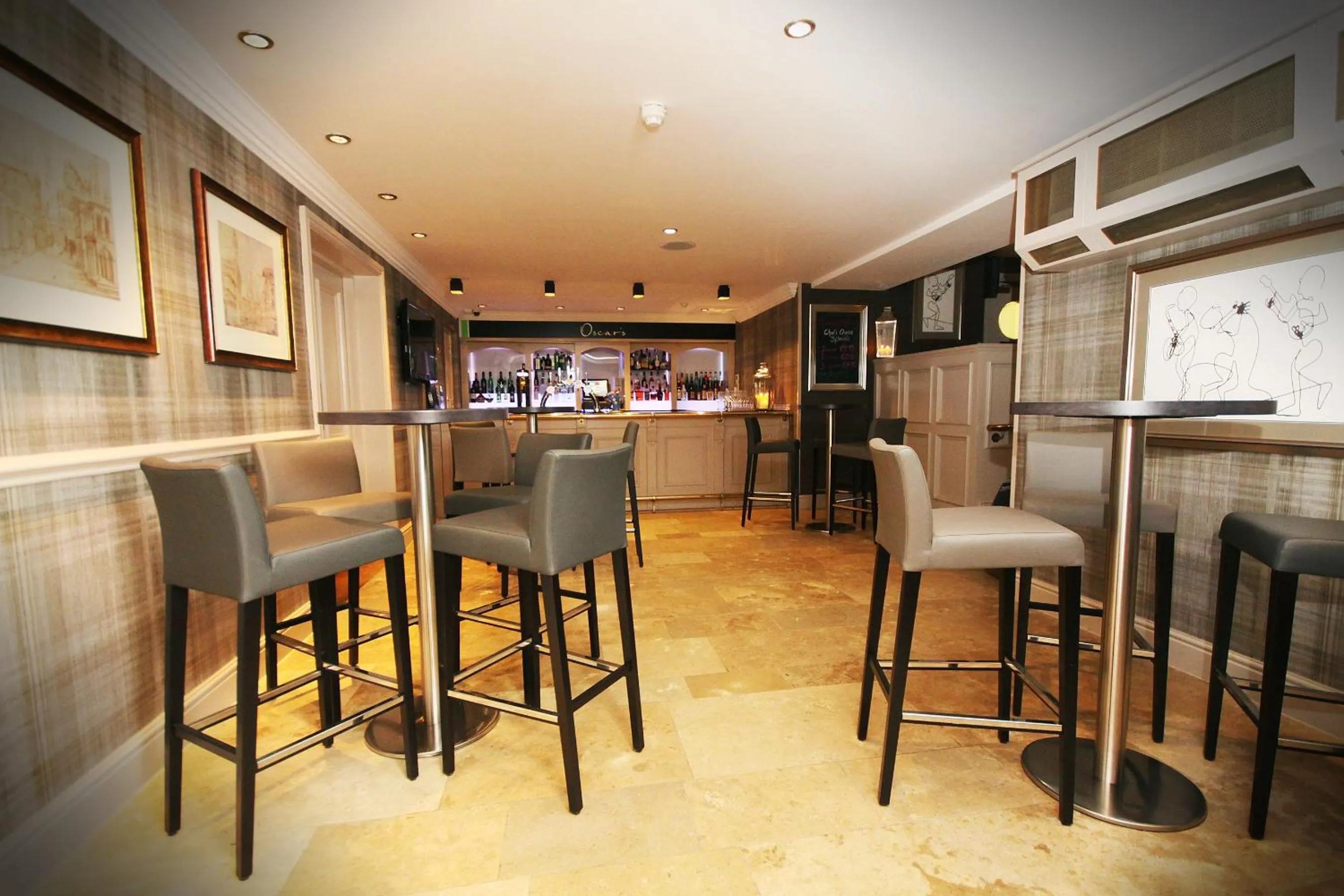 Restaurant/places to eat in Red Hall Hotel