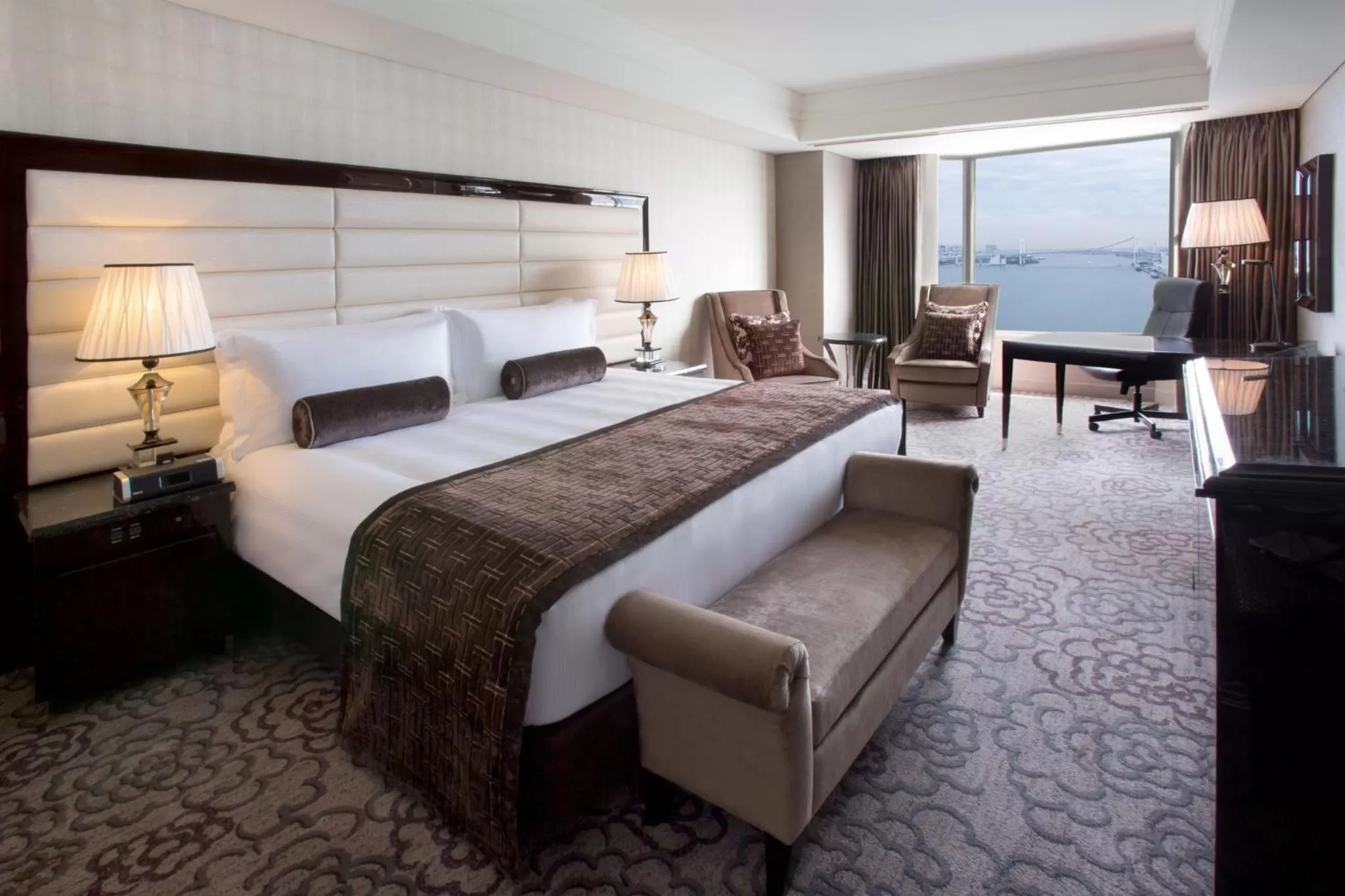 Photo of the whole room, Bed in InterContinental Tokyo Bay by IHG