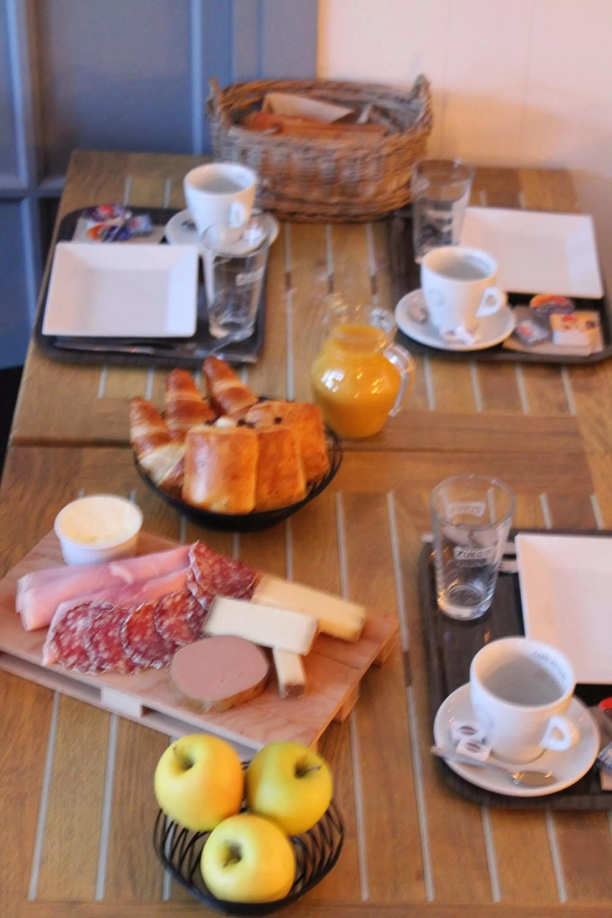 Continental breakfast in Les Glycines