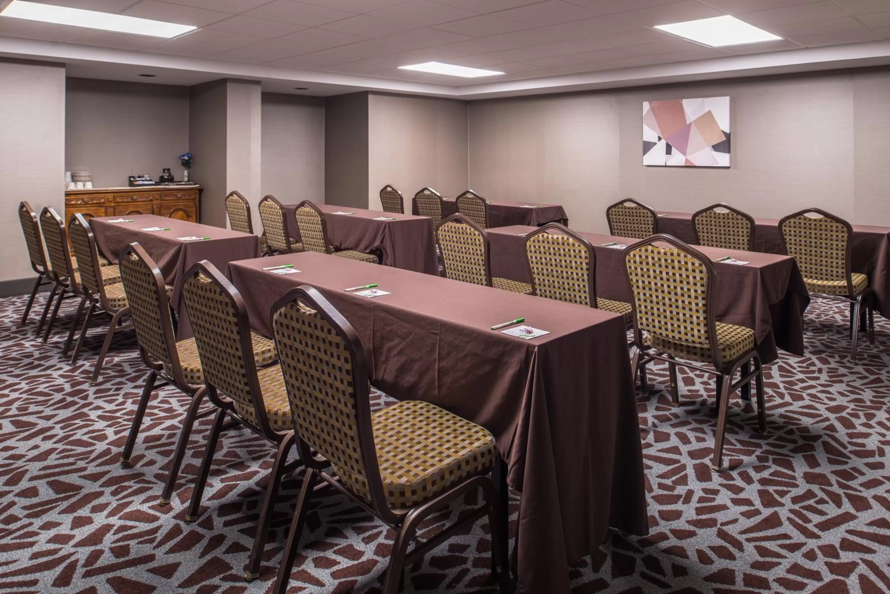 Meeting/conference room in Holiday Inn Auburn-Finger Lakes Region by IHG