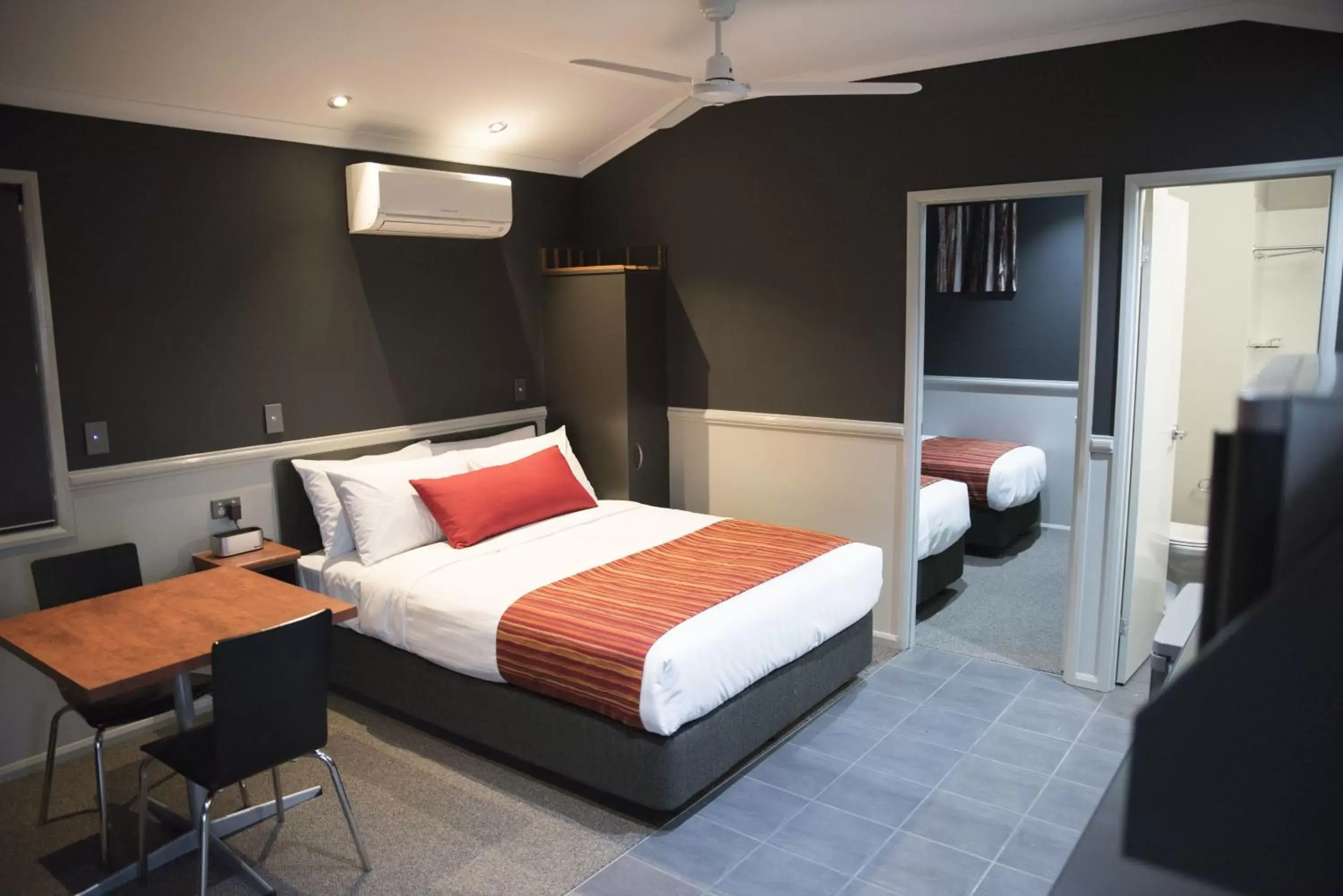 Family Suite in The Rocks Motel Family Suite in The Rocks Motel