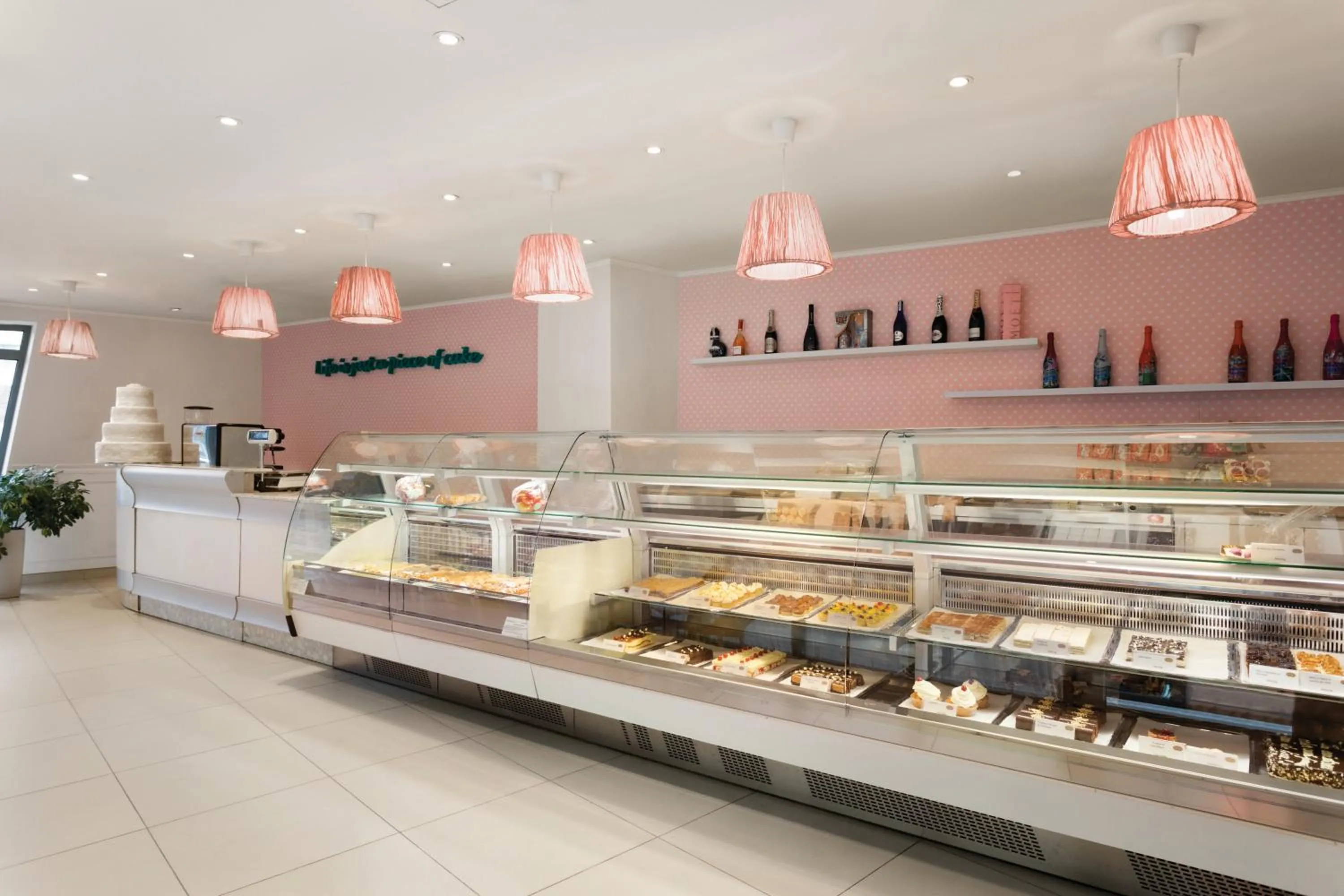 Restaurant/places to eat in Hotel Ramada Pitesti