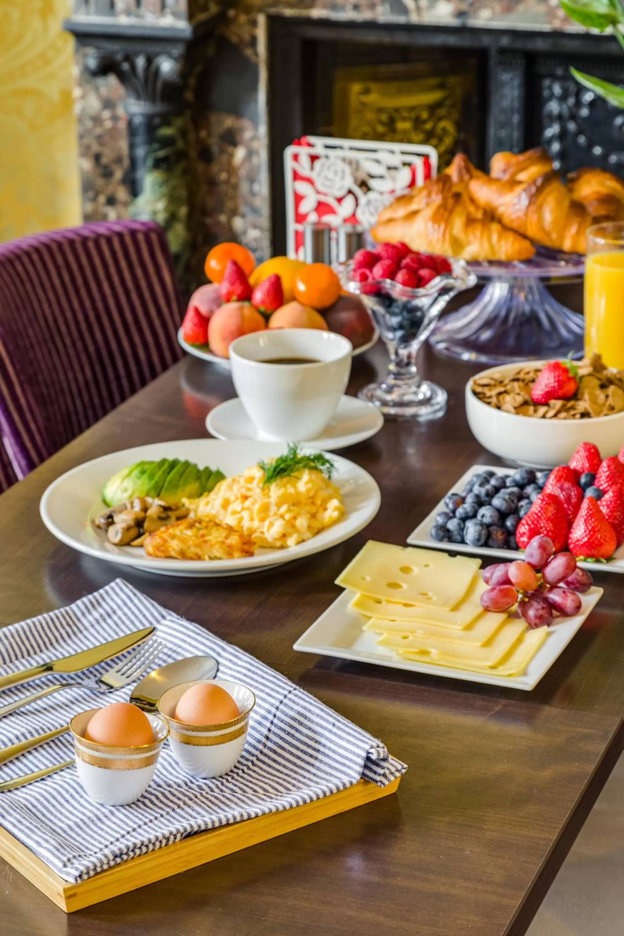 Restaurant/places to eat in 1 Lexham Gardens Hotel