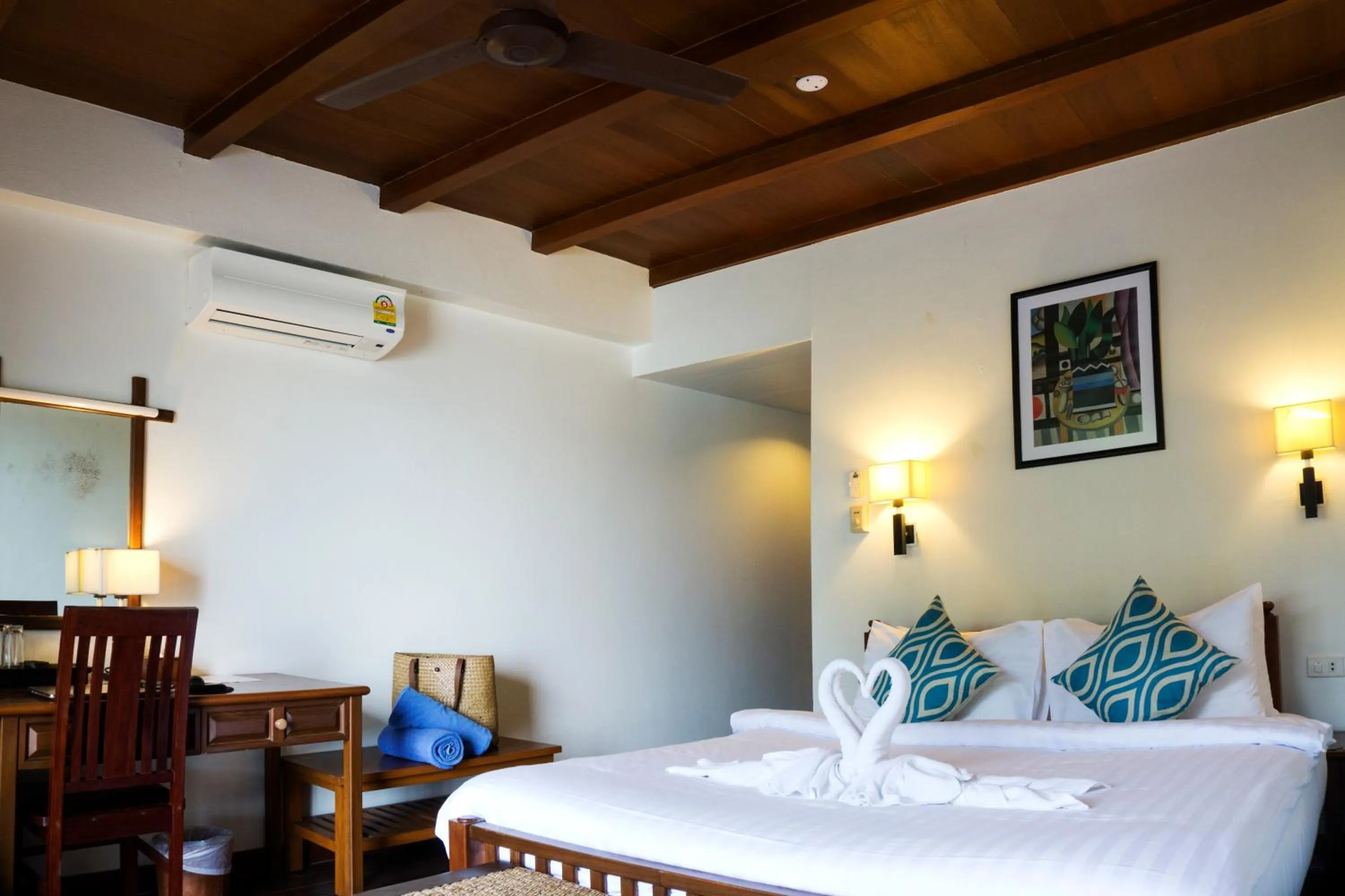 Bedroom, Bed in The Lodge