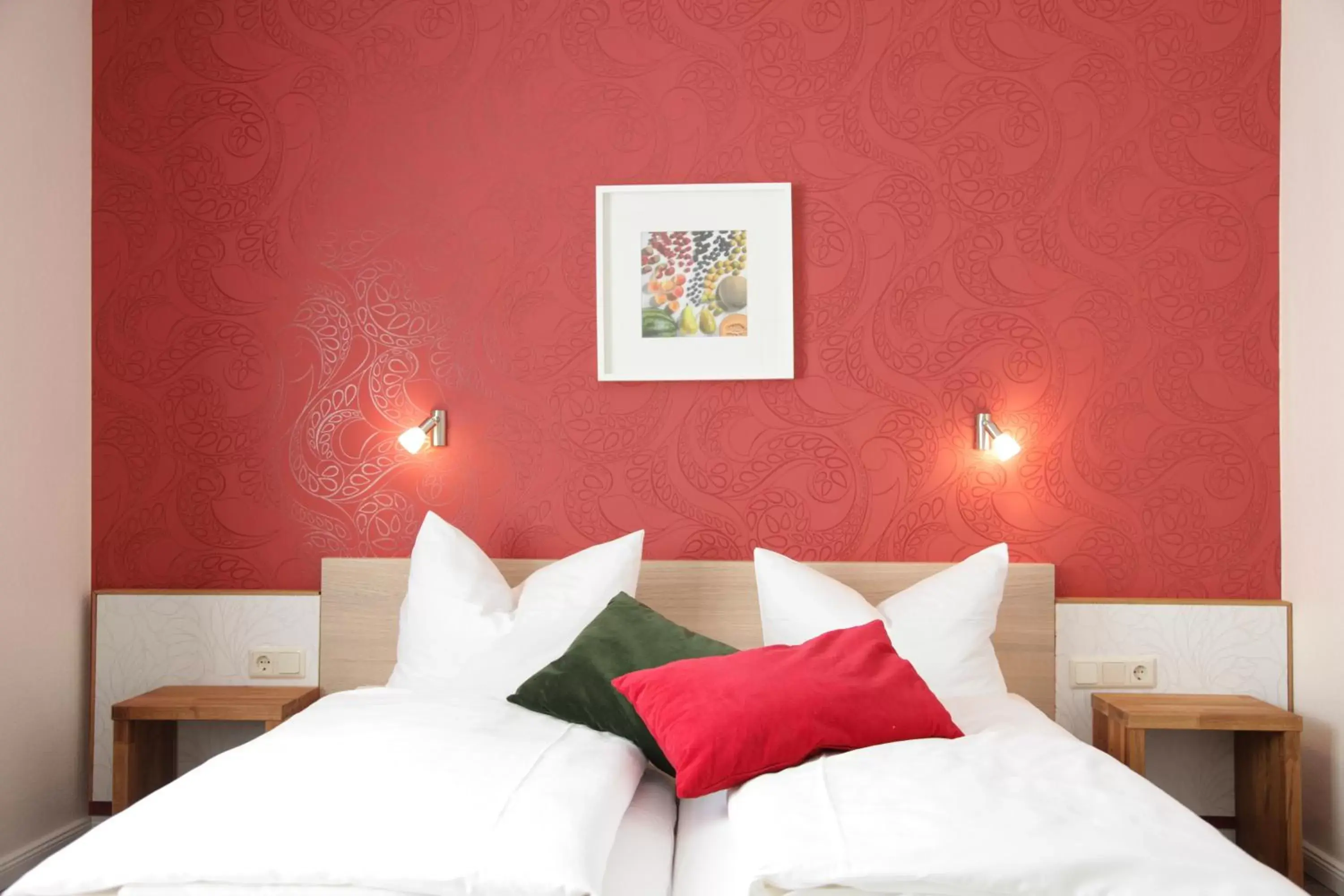 Large Double Room with Double Bed in Hotel Wilhelm Busch Large Double Room with Double Bed in Hotel Wilhelm Busch