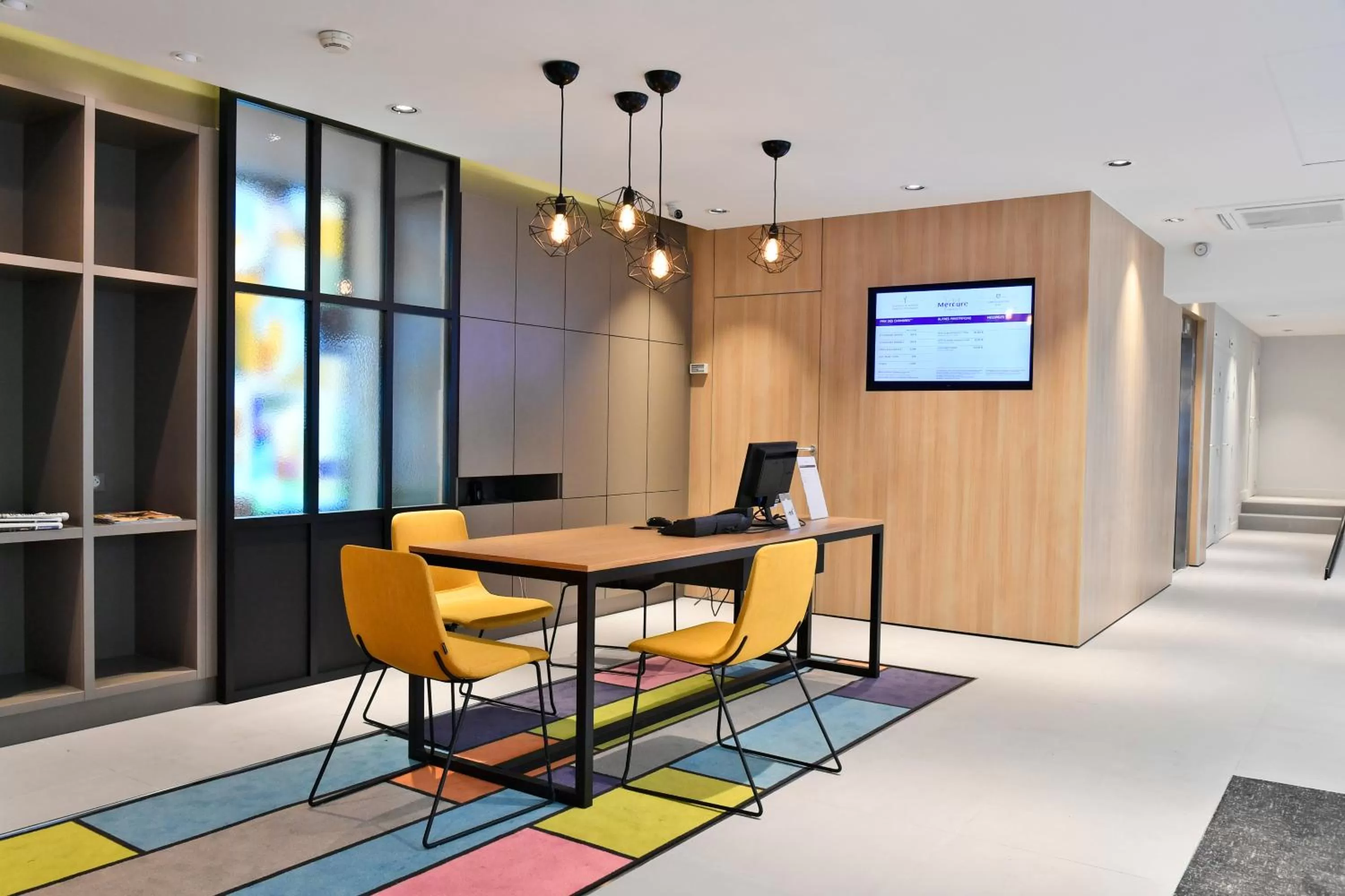 Lobby or reception in Mercure Paris Gare de l'Est