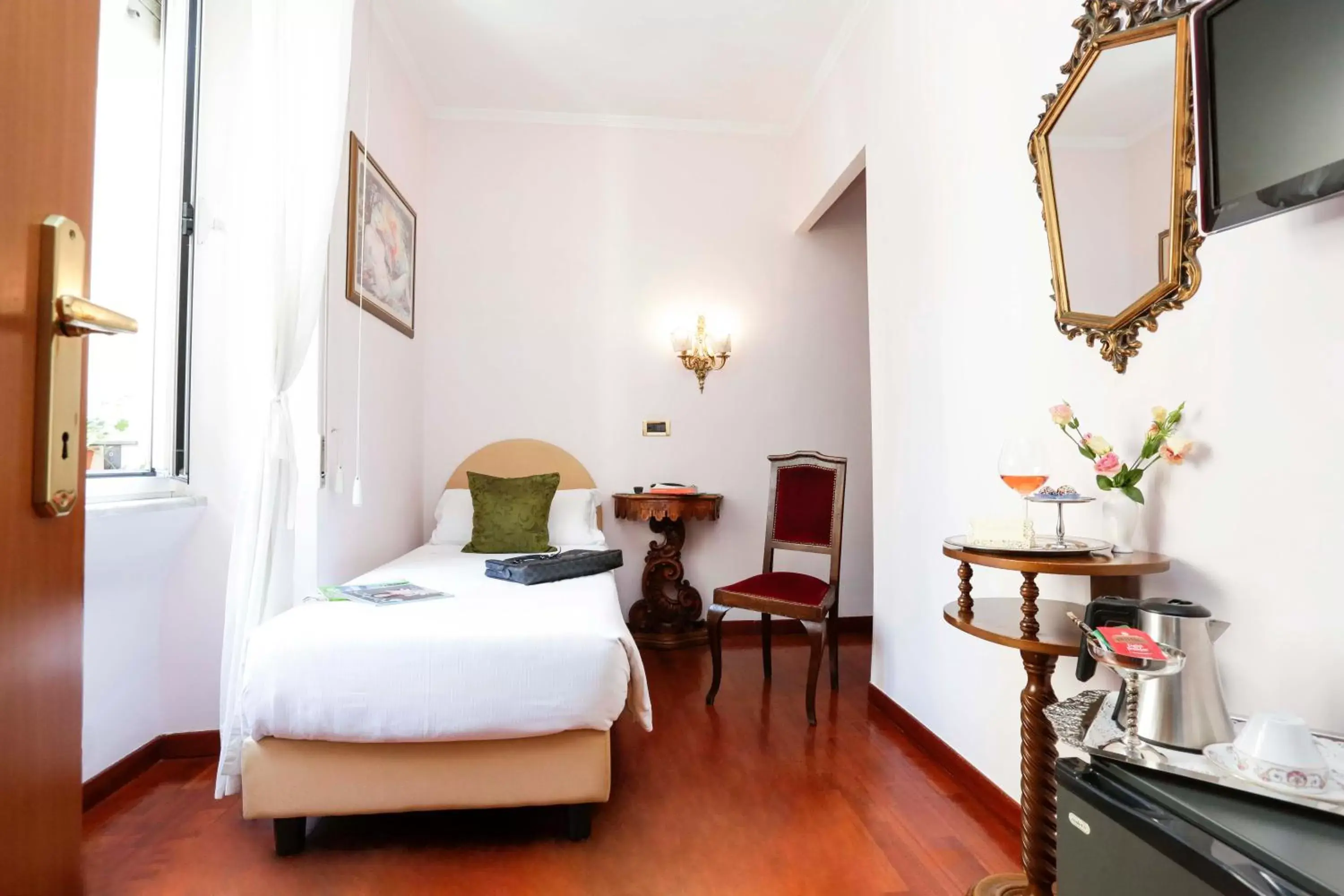Standard Single Room in Hotel Sant'Angelo Standard Single Room in Hotel Sant'Angelo
