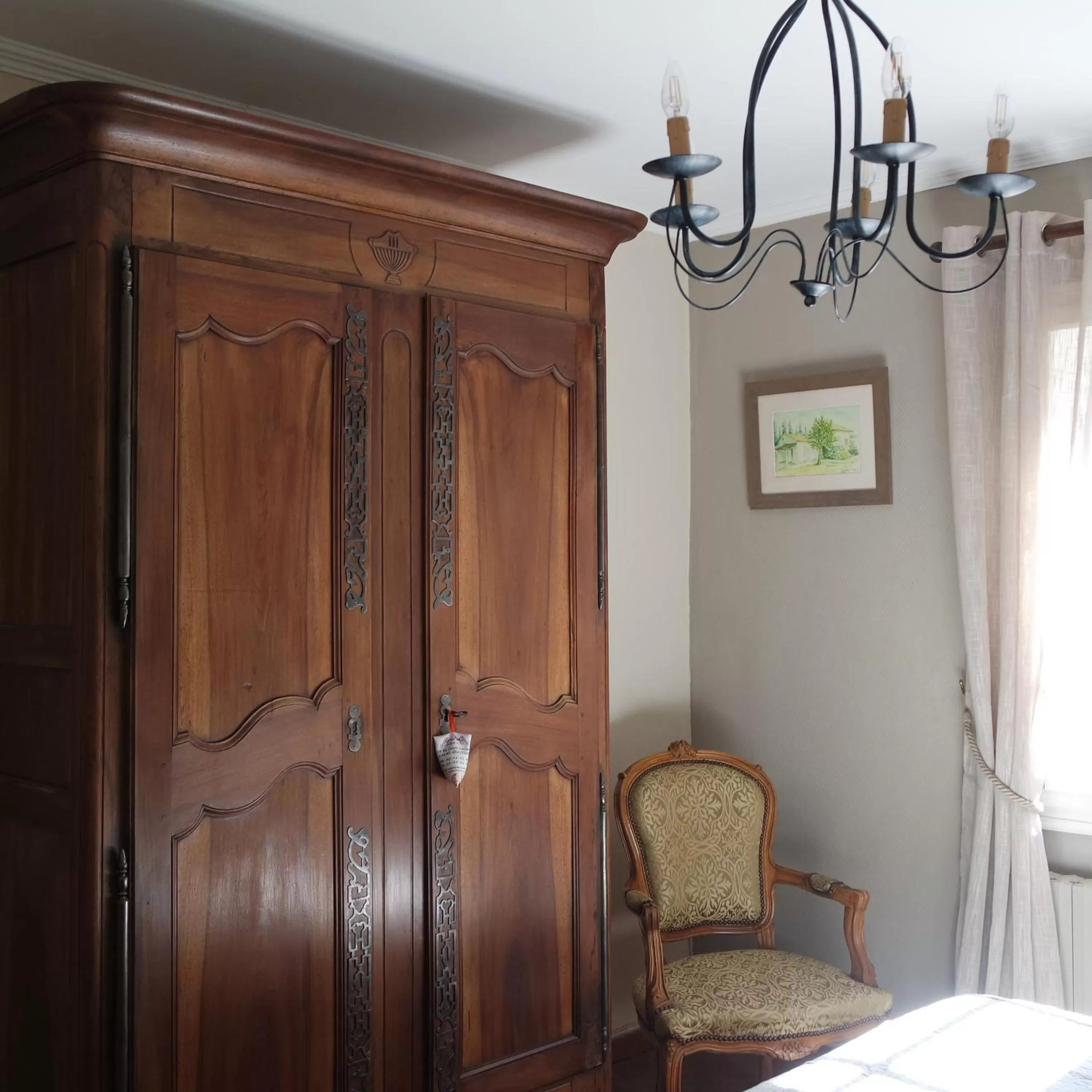 Bedroom, Bed in Mas Grimaud - Gîte- Studio et chambres d'hôtes familiales