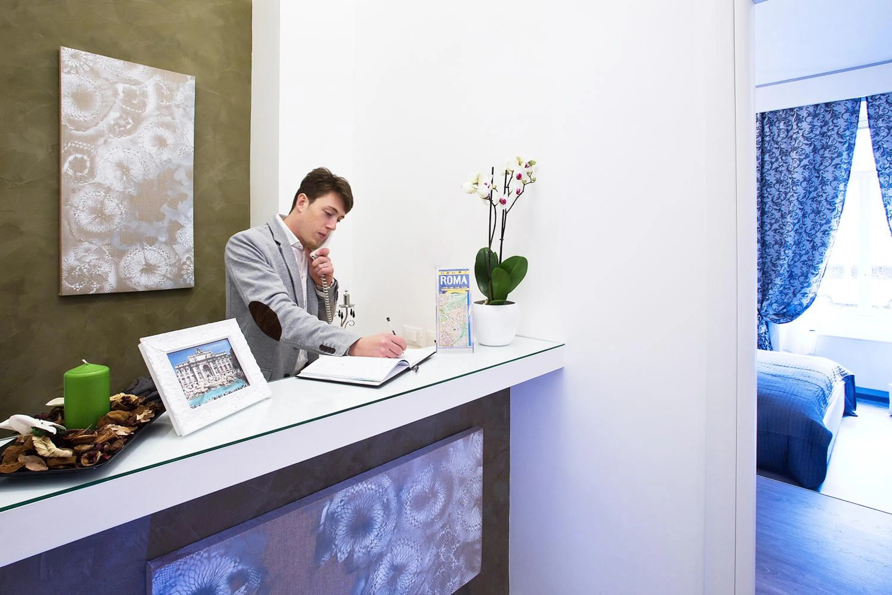 Lobby or reception, Bed in Rome Key Home