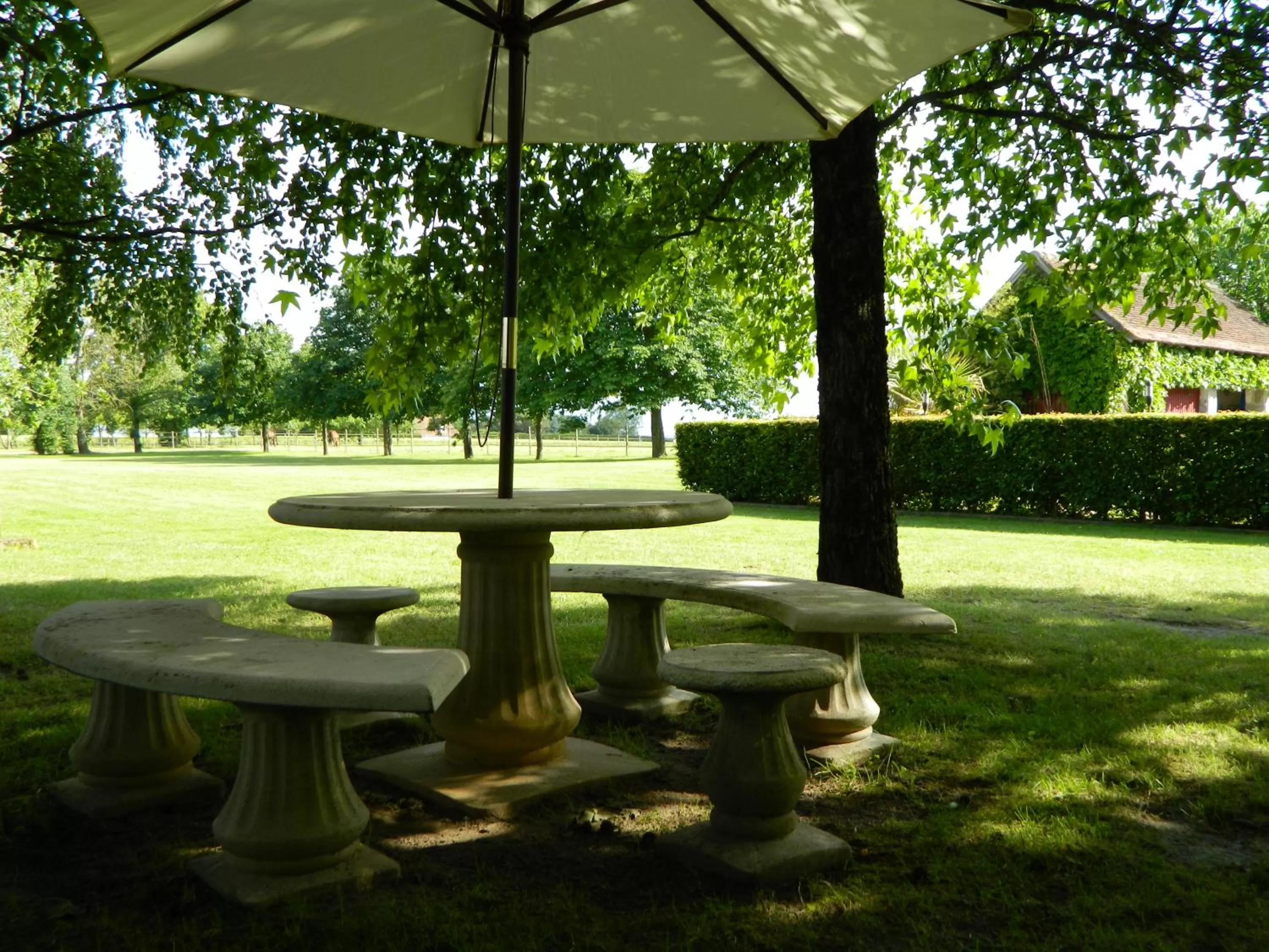 Garden view in Le Bout Du Monde