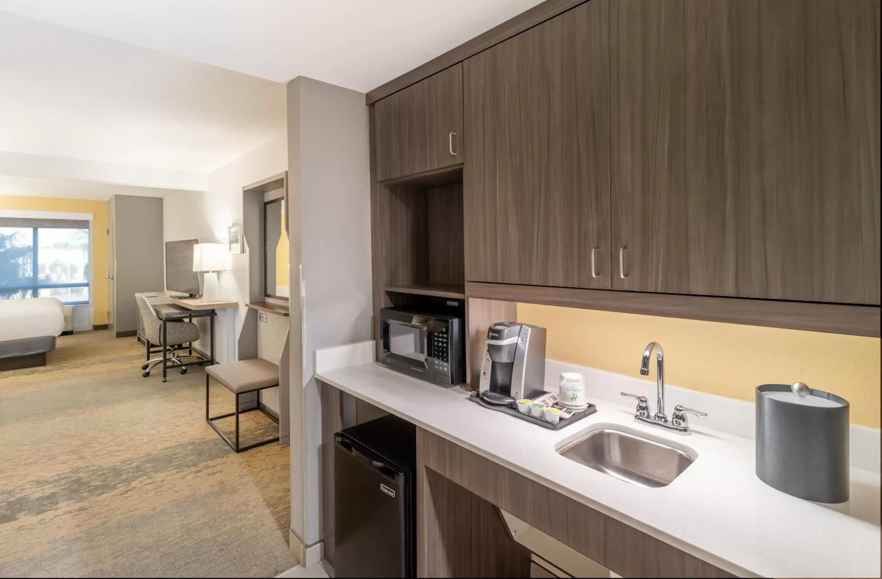 Two-Bedroom Suite in Holiday Inn Hotel & Suites - Orange Park - Wells Rd. Two-Bedroom Suite in Holiday Inn Hotel & Suites - Orange Park - Wells Rd.