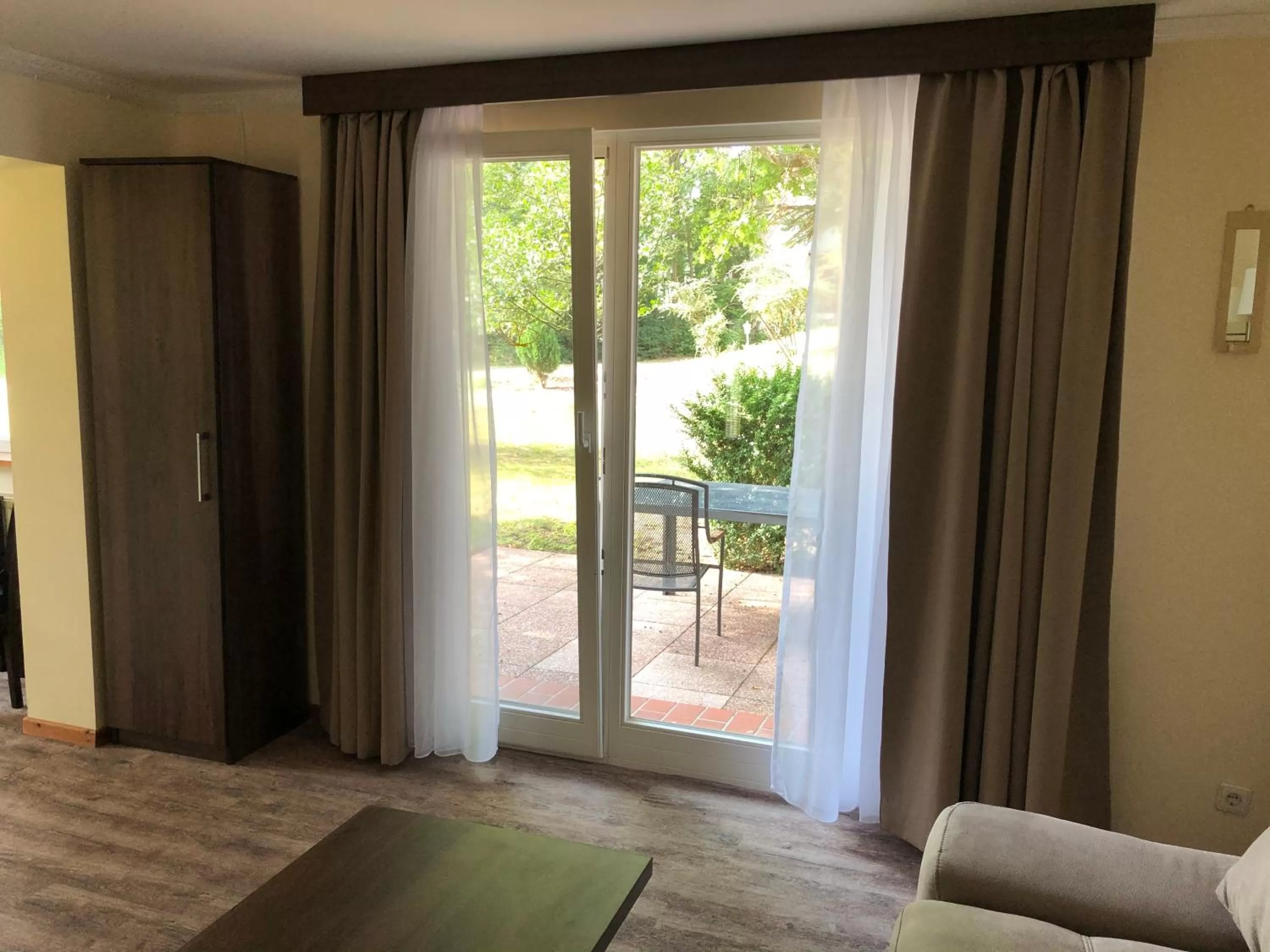 Balcony/Terrace, Bed in Hotel Zur Heidschnucke