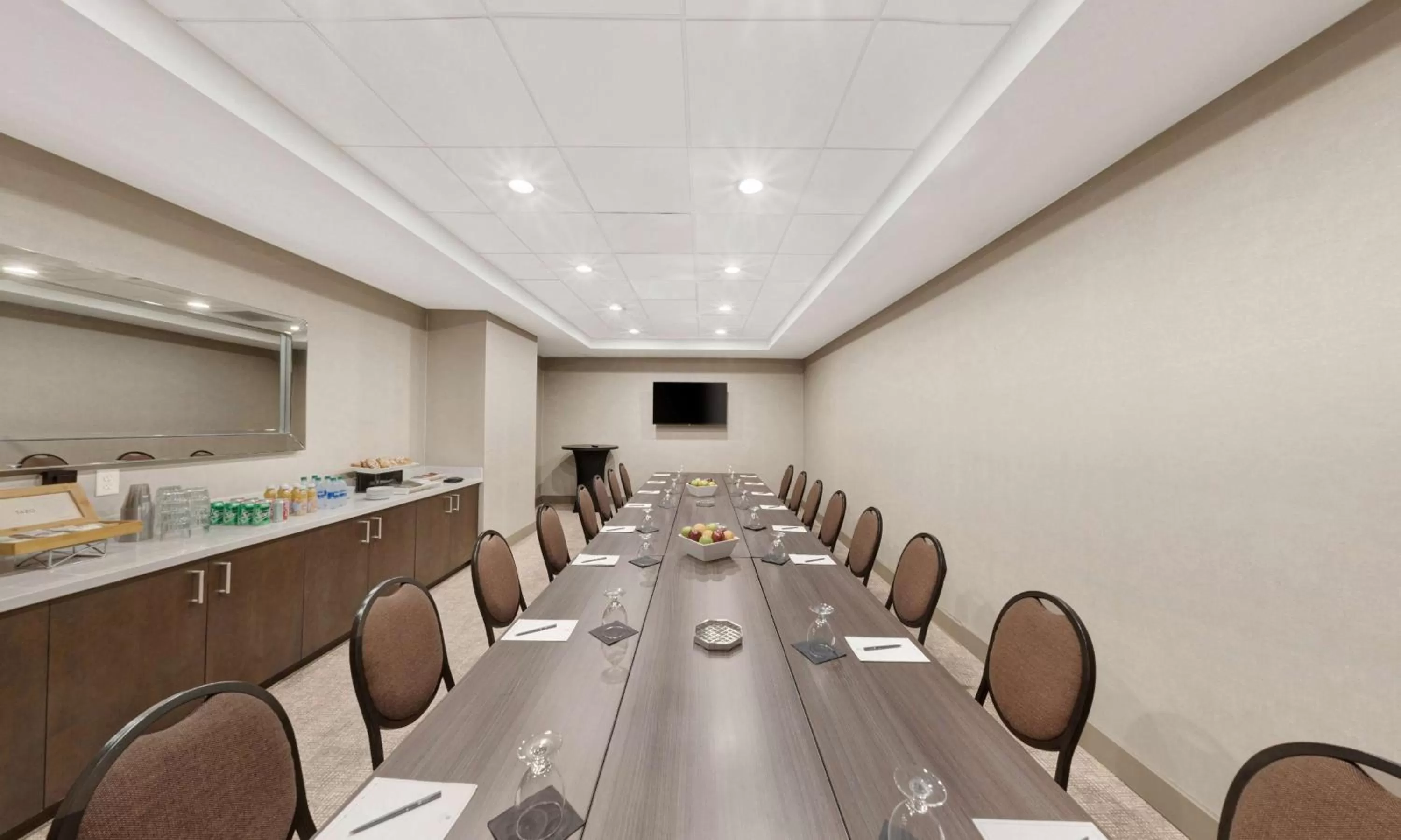Meeting/conference room in Embassy Suites by Hilton Milwaukee Brookfield