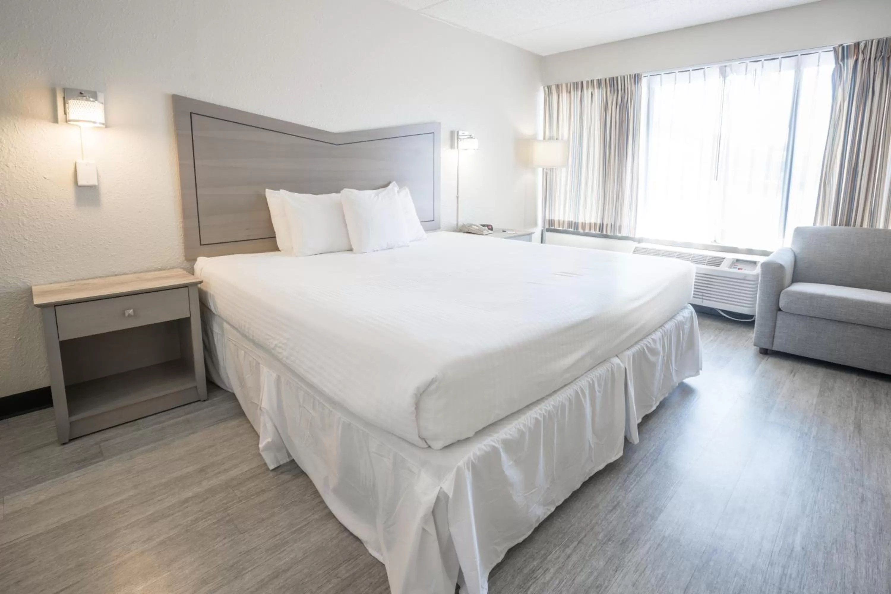 King Room - Disability Access in Ocean Coast Hotel at the Beach Amelia Island