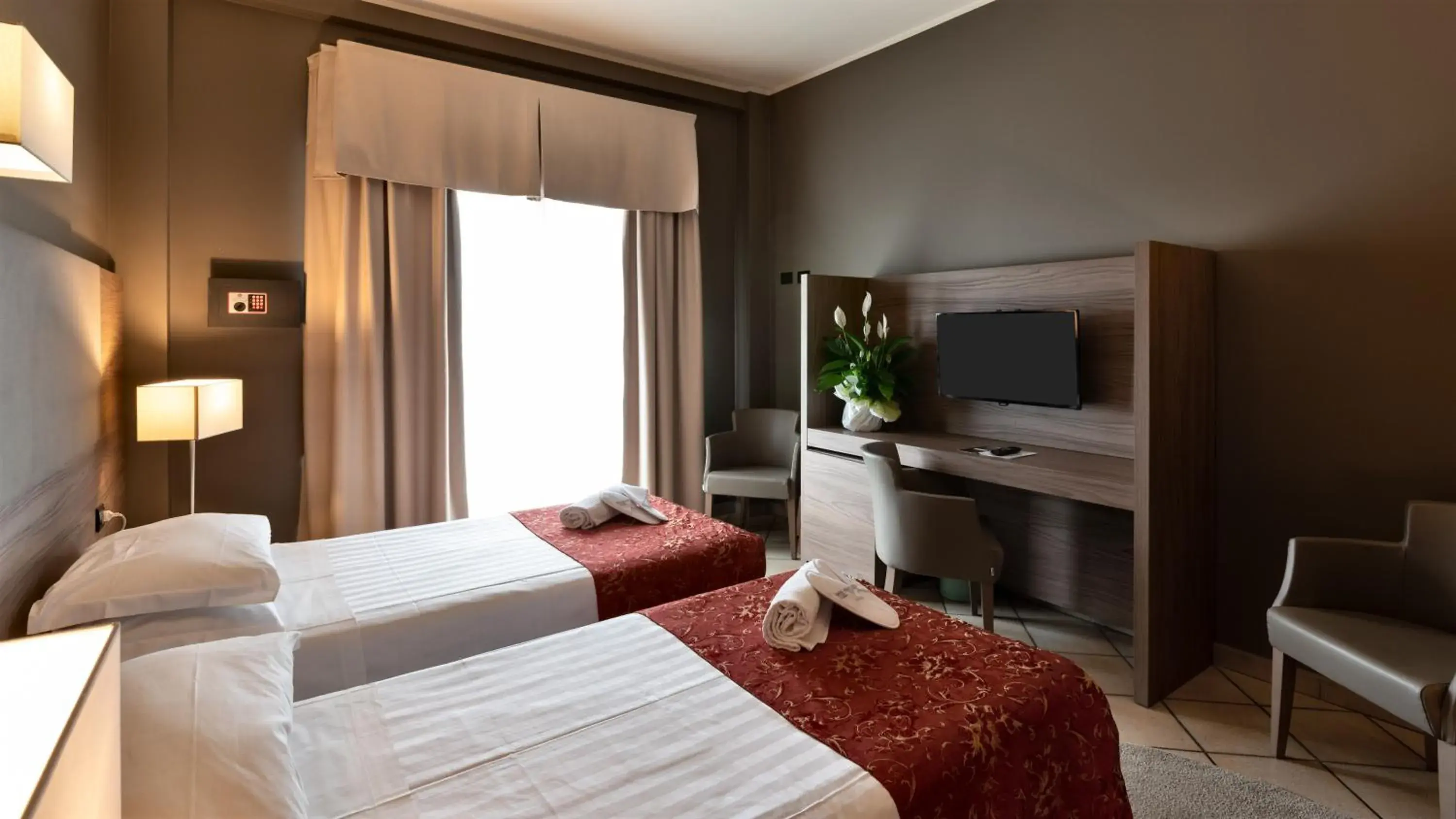 Double Room in Hotel Sunflower Double Room in Hotel Sunflower