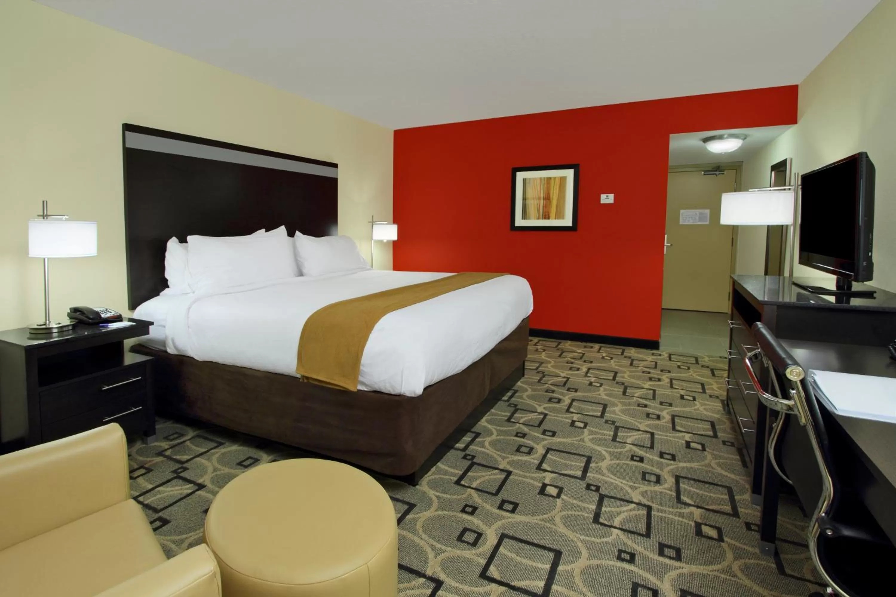 Photo of the whole room, Bed in Holiday Inn Express Augusta Downtown by IHG
