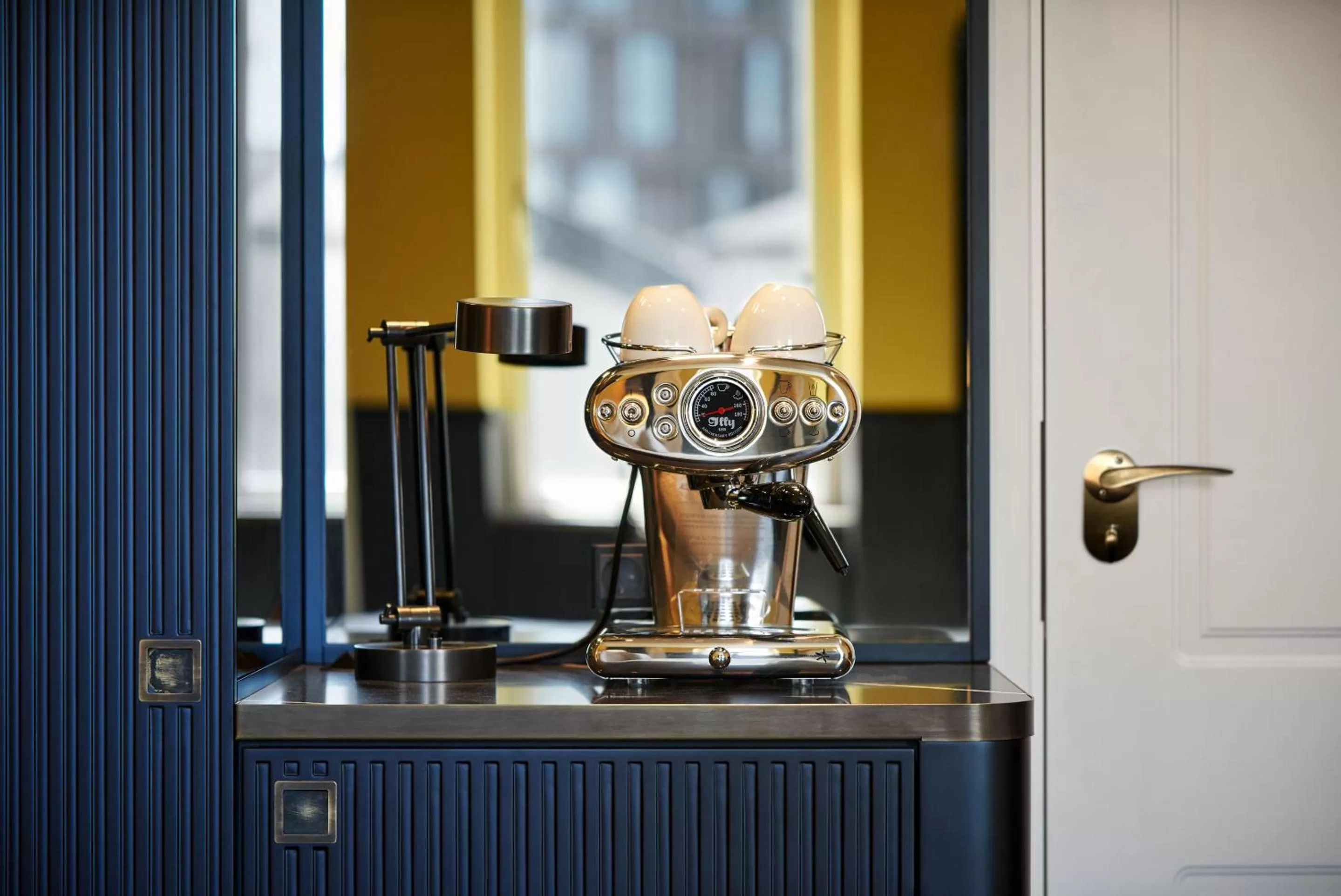 Coffee/tea facilities in WIDE Hotel