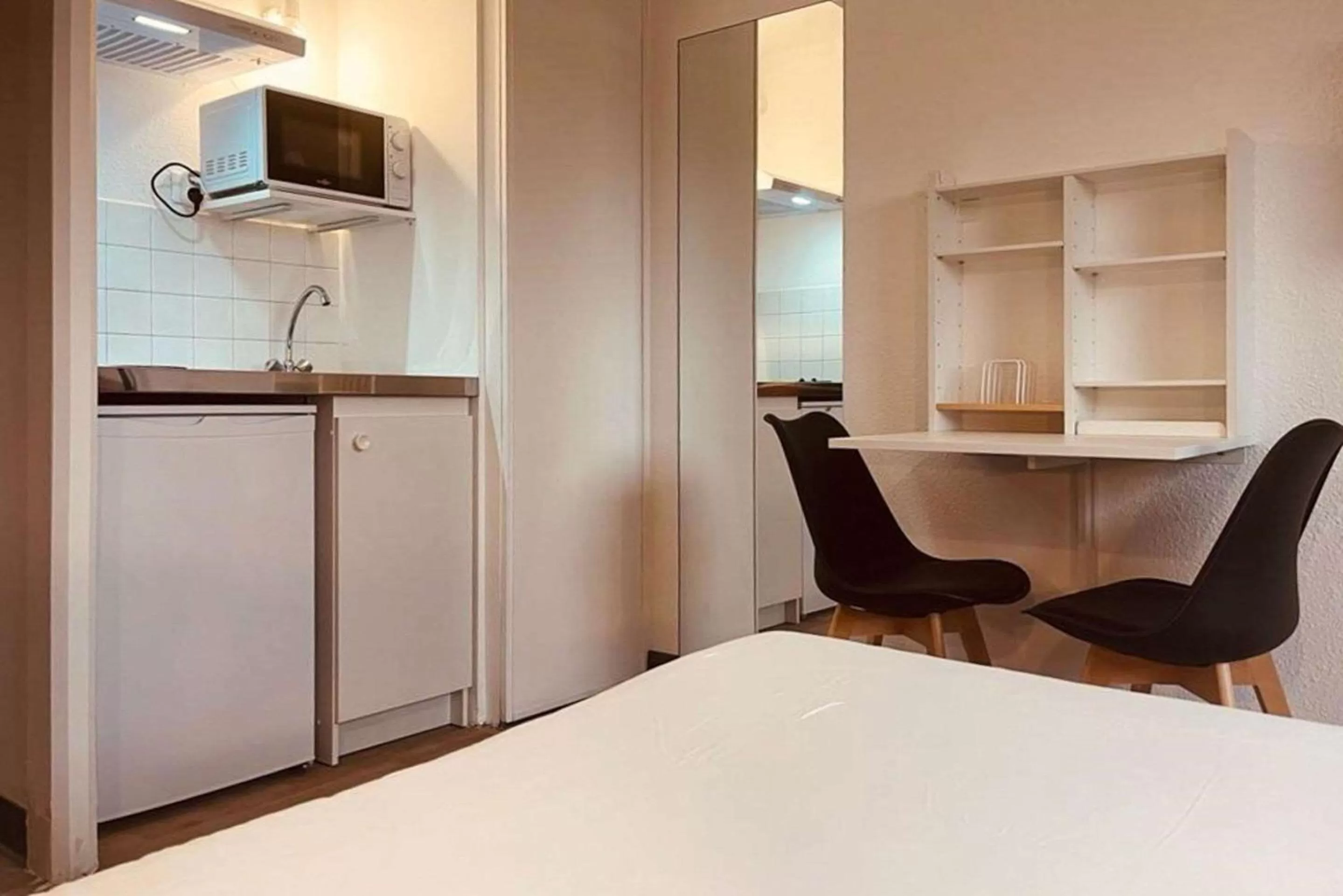 Bedroom in Comfort Hotel Toulouse Sud