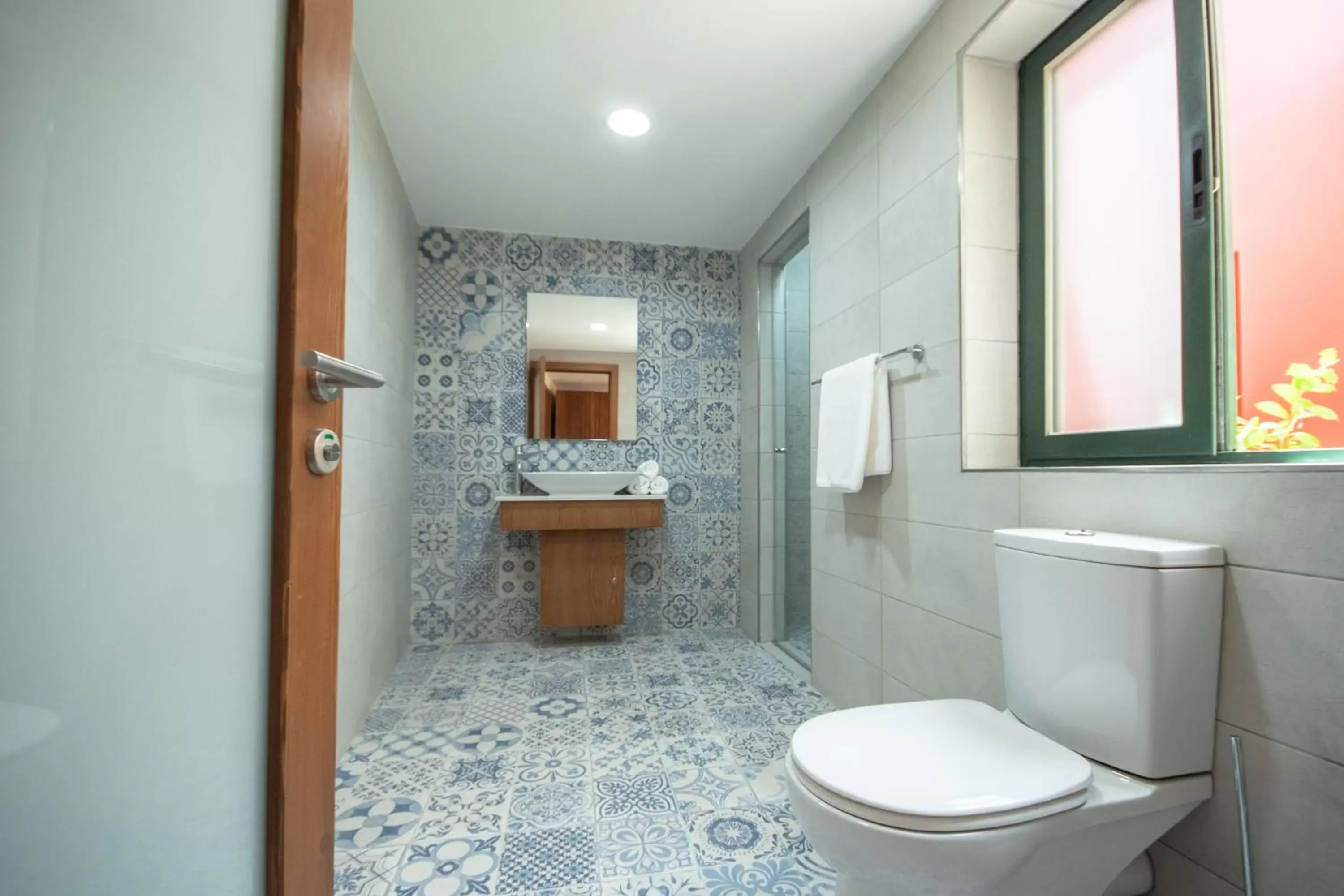 Deluxe Queen Suite in 39 St. George Deluxe Queen Suite in 39 St. George