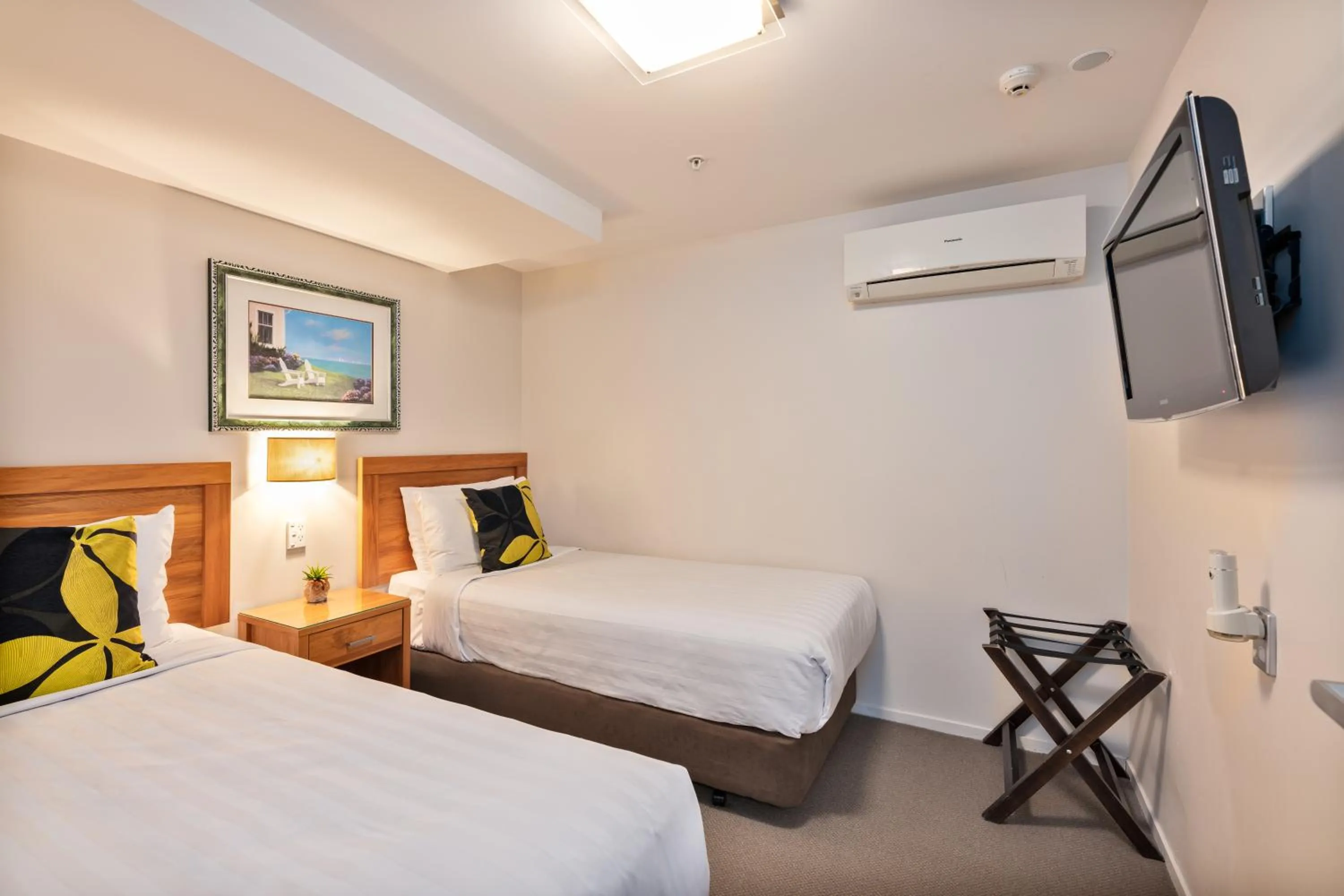 Bedroom, Bed in Alexander Inn