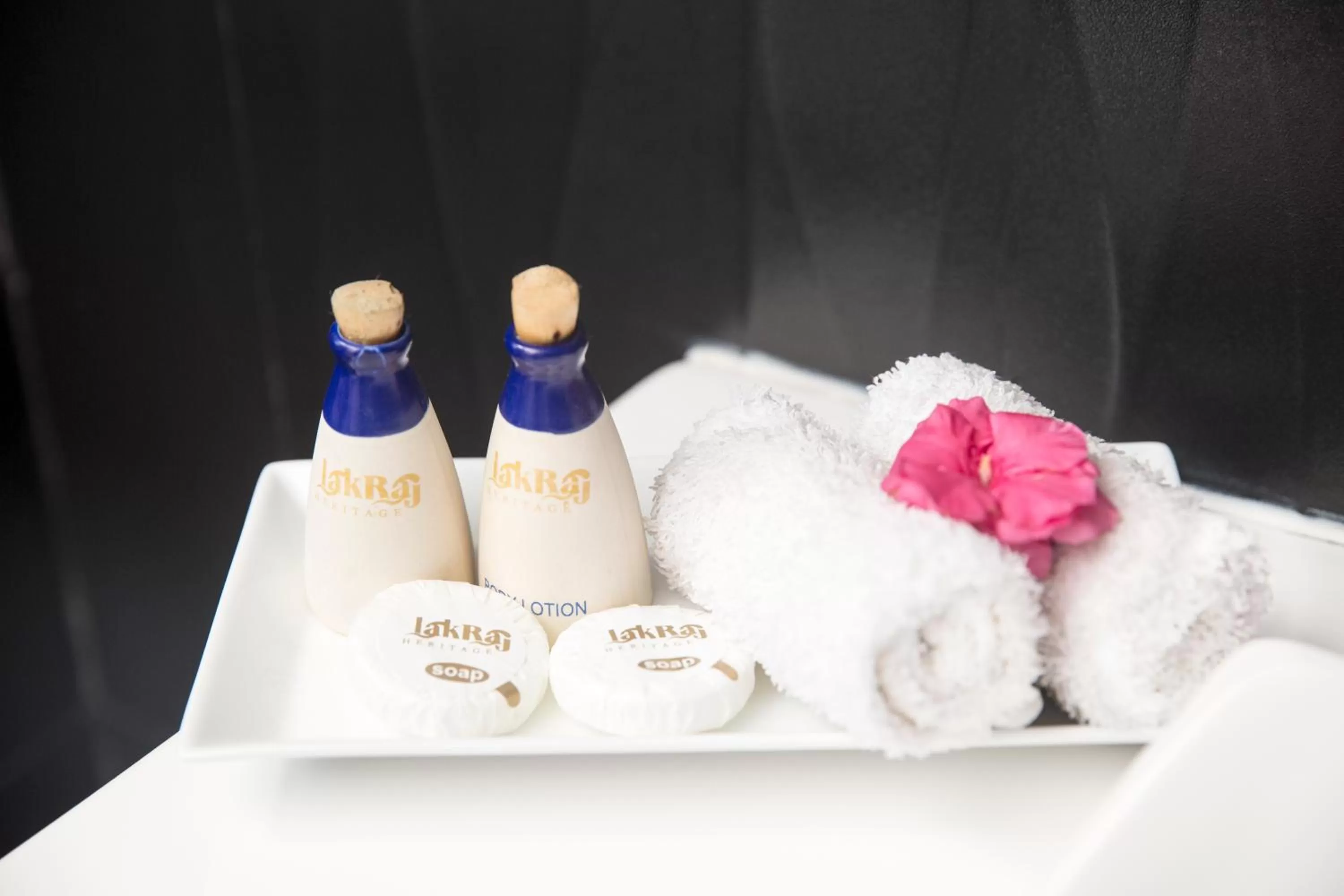 Spa and wellness centre/facilities, Bed in LakRaj Heritage