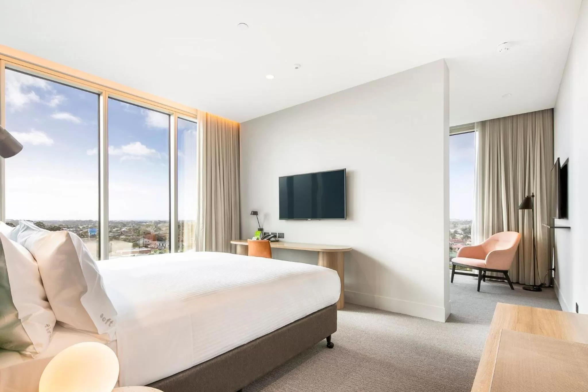 Photo of the whole room, Bed in Holiday Inn Werribee by IHG