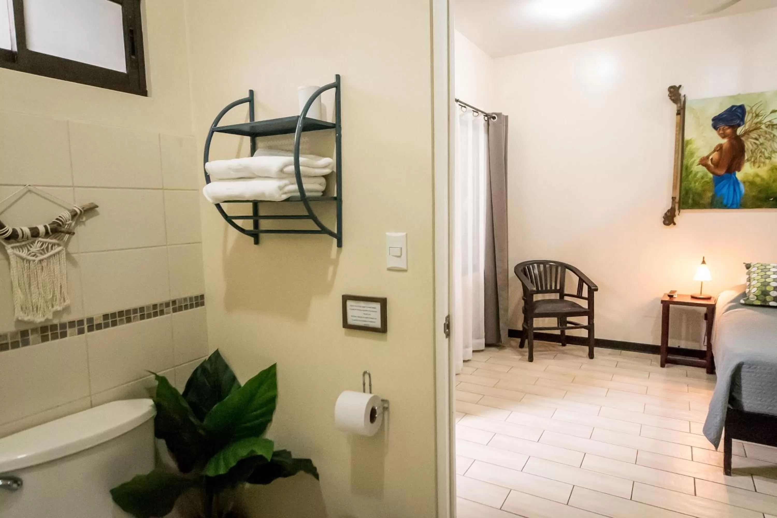 Bathroom in Terida Airport B&B