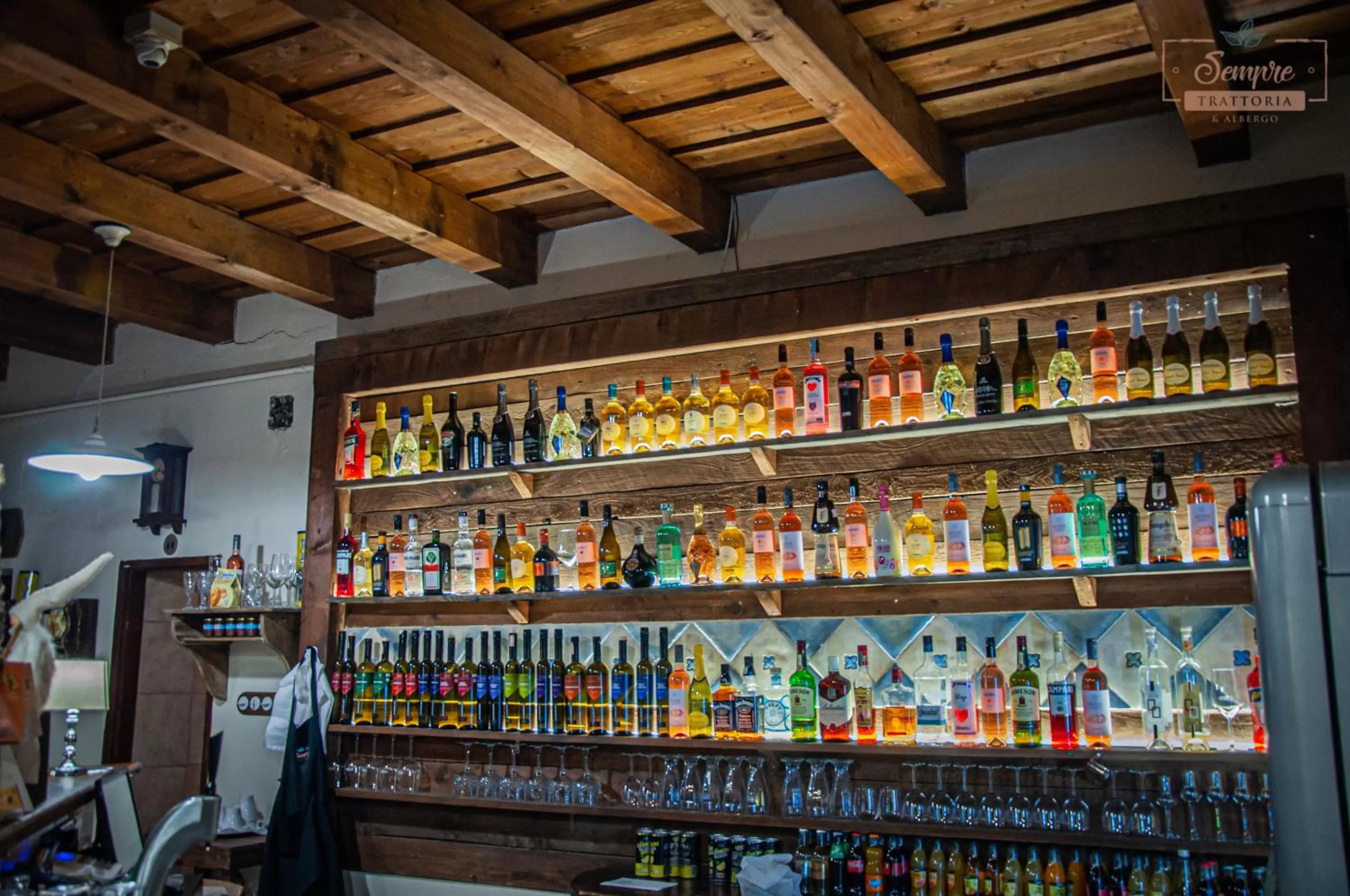 Lounge or bar, Lounge/Bar in Sempre Étterem És Panzió