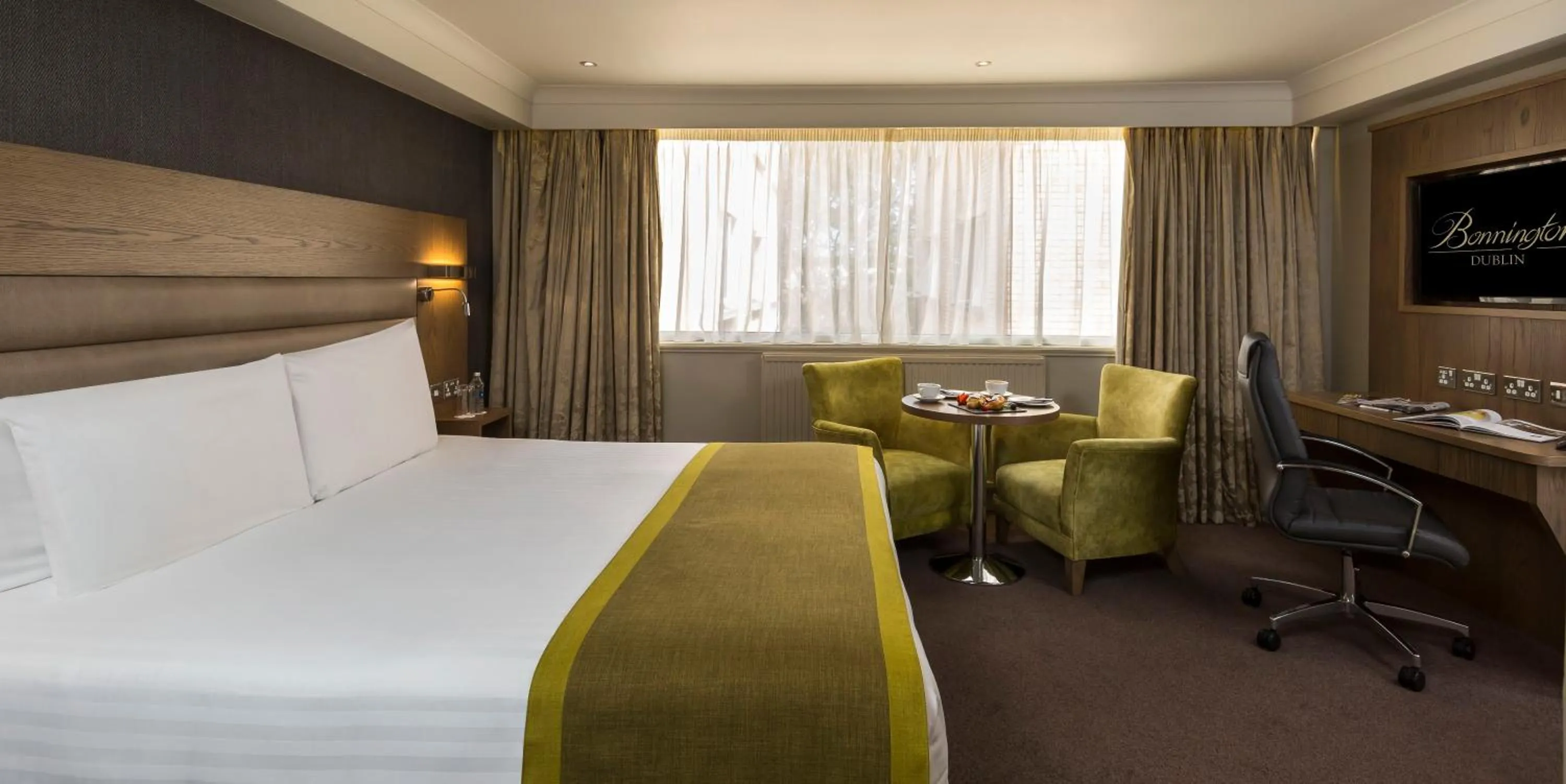 Bed in Bonnington Hotel & Leisure Centre