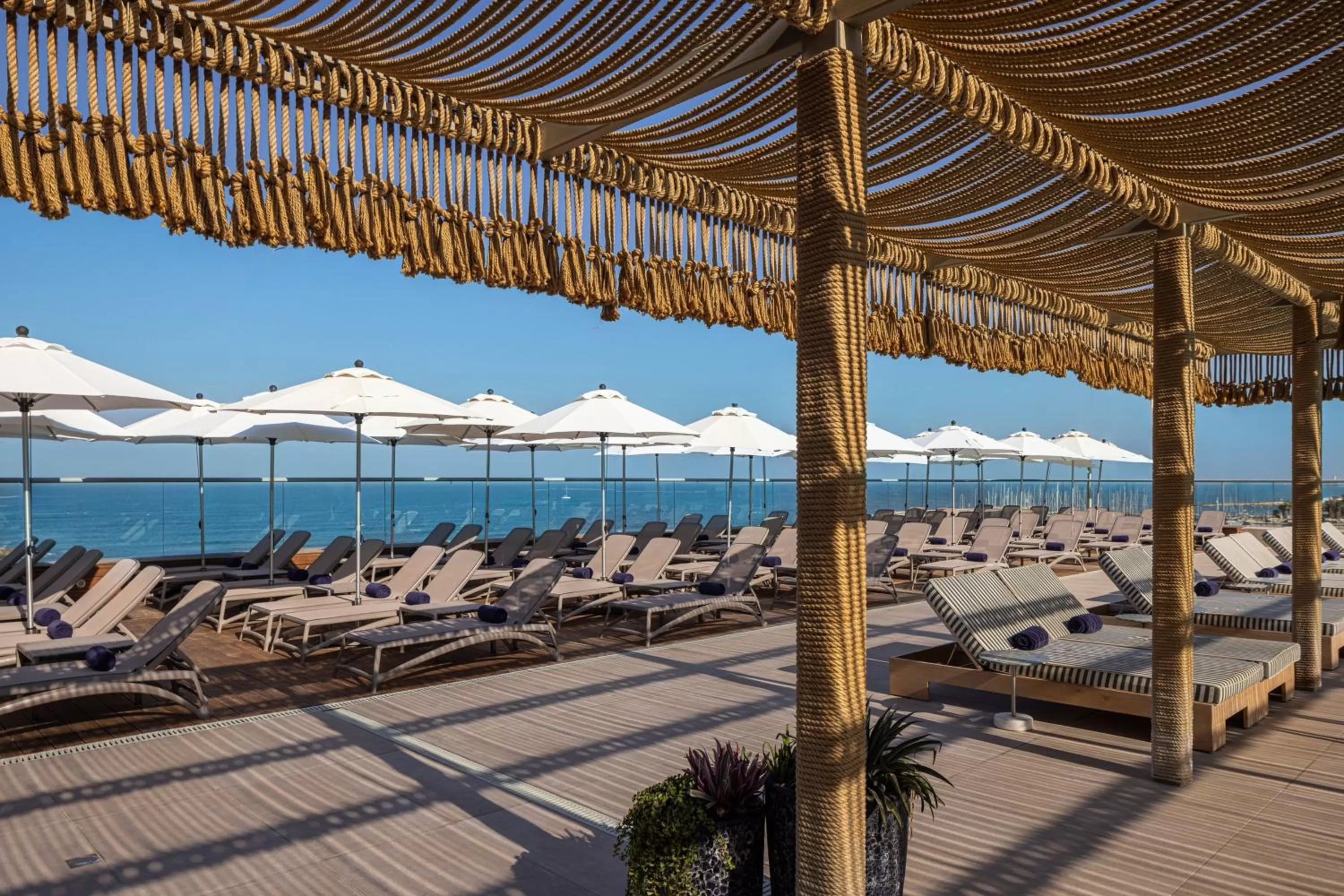 Swimming pool in Sheraton Grand Tel Aviv