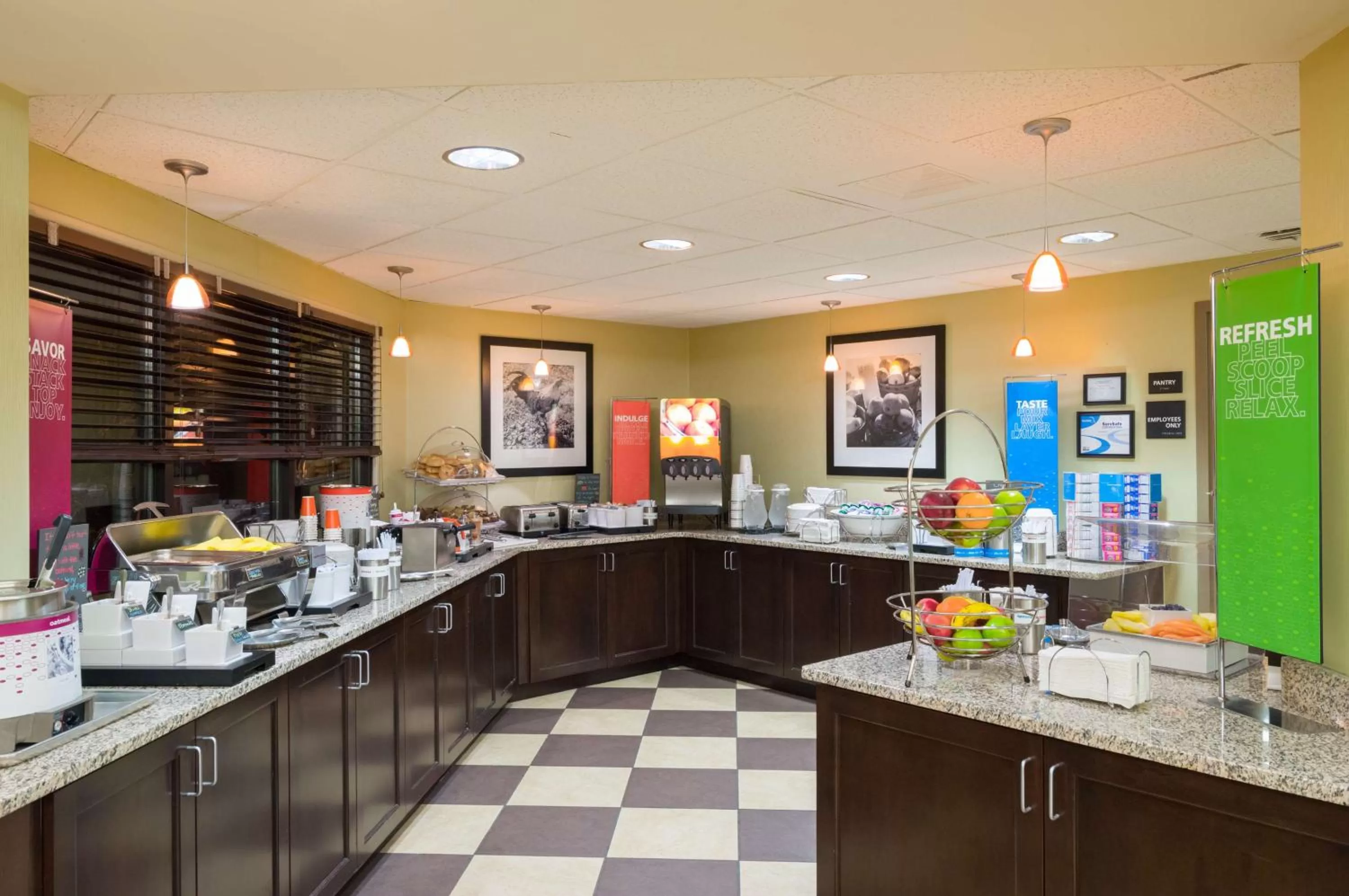 Breakfast, Restaurant/Places to Eat in Hampton Inn Carlisle