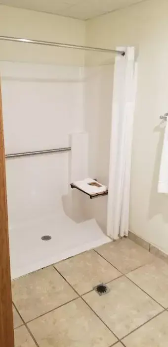 King Room - Mobility Access/Non-Smoking in Baymont by Wyndham Harlan King Room - Mobility Access/Non-Smoking in Baymont by Wyndham Harlan