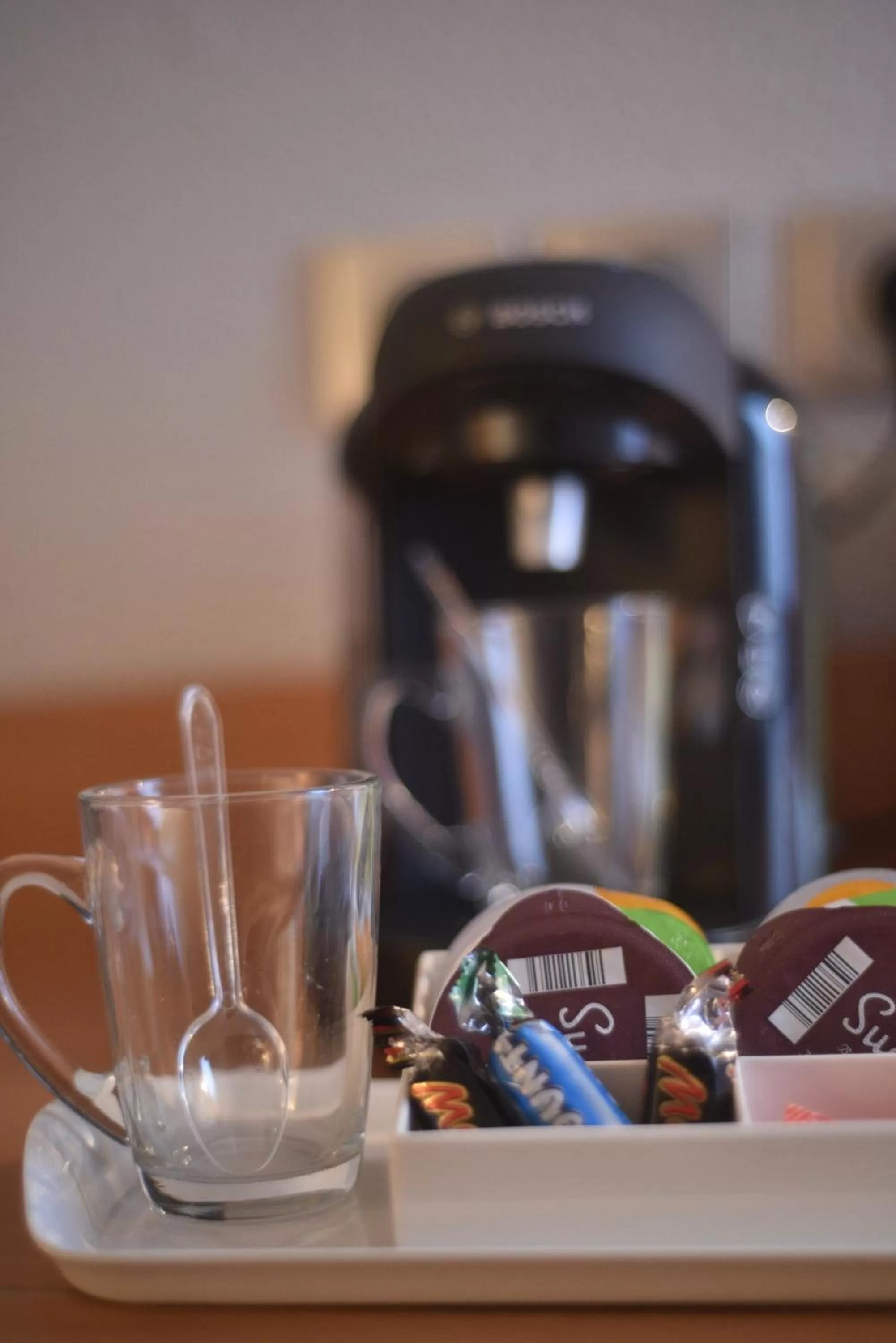 Coffee/tea facilities in Logis L'Orée de Chartres - Barjouville