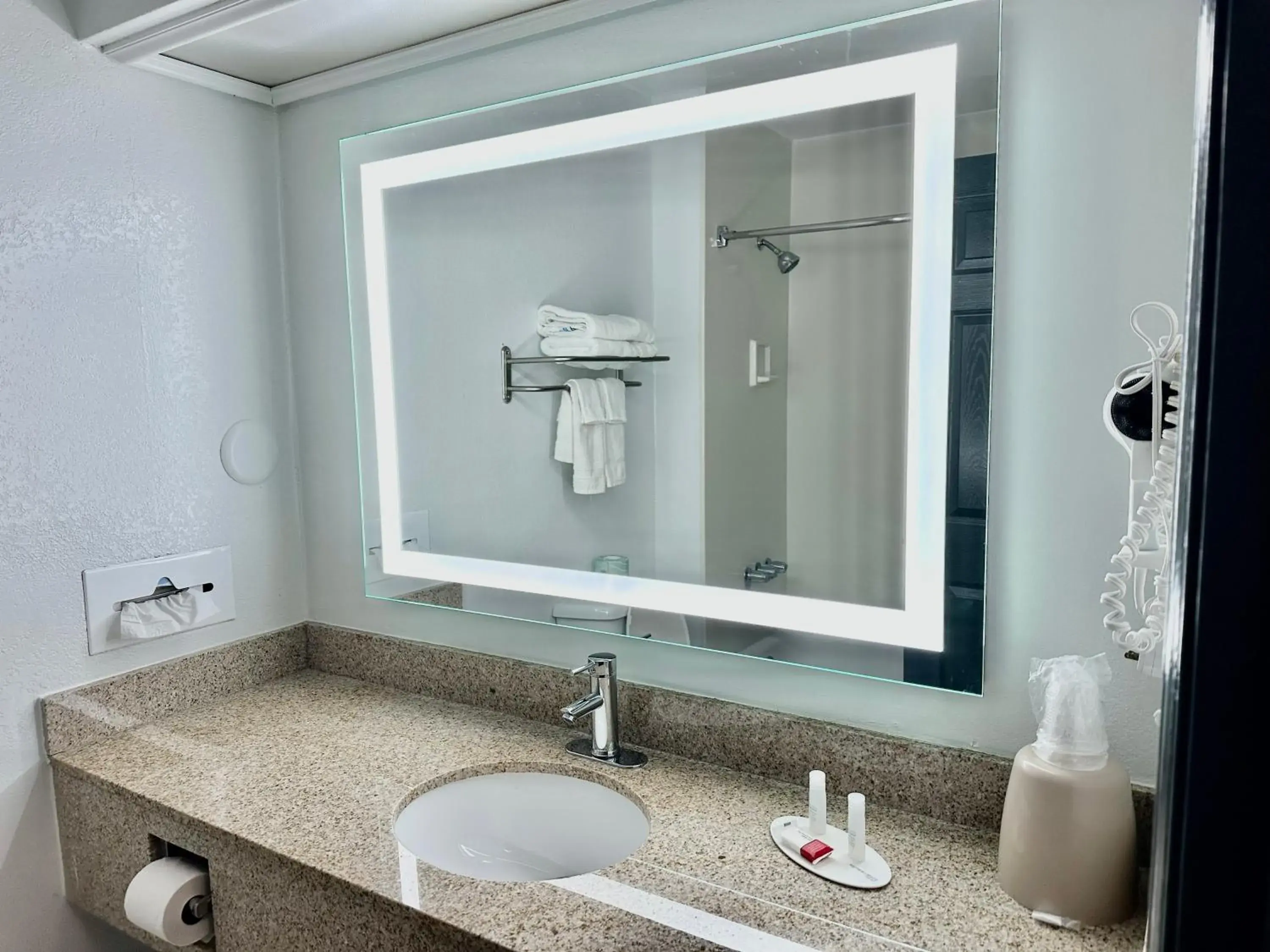 Queen Room with Two Queen Beds - Non-Smoking in Baymont by Wyndham Kansas City KU Medical Center Queen Room with Two Queen Beds - Non-Smoking in Baymont by Wyndham Kansas City KU Medical Center