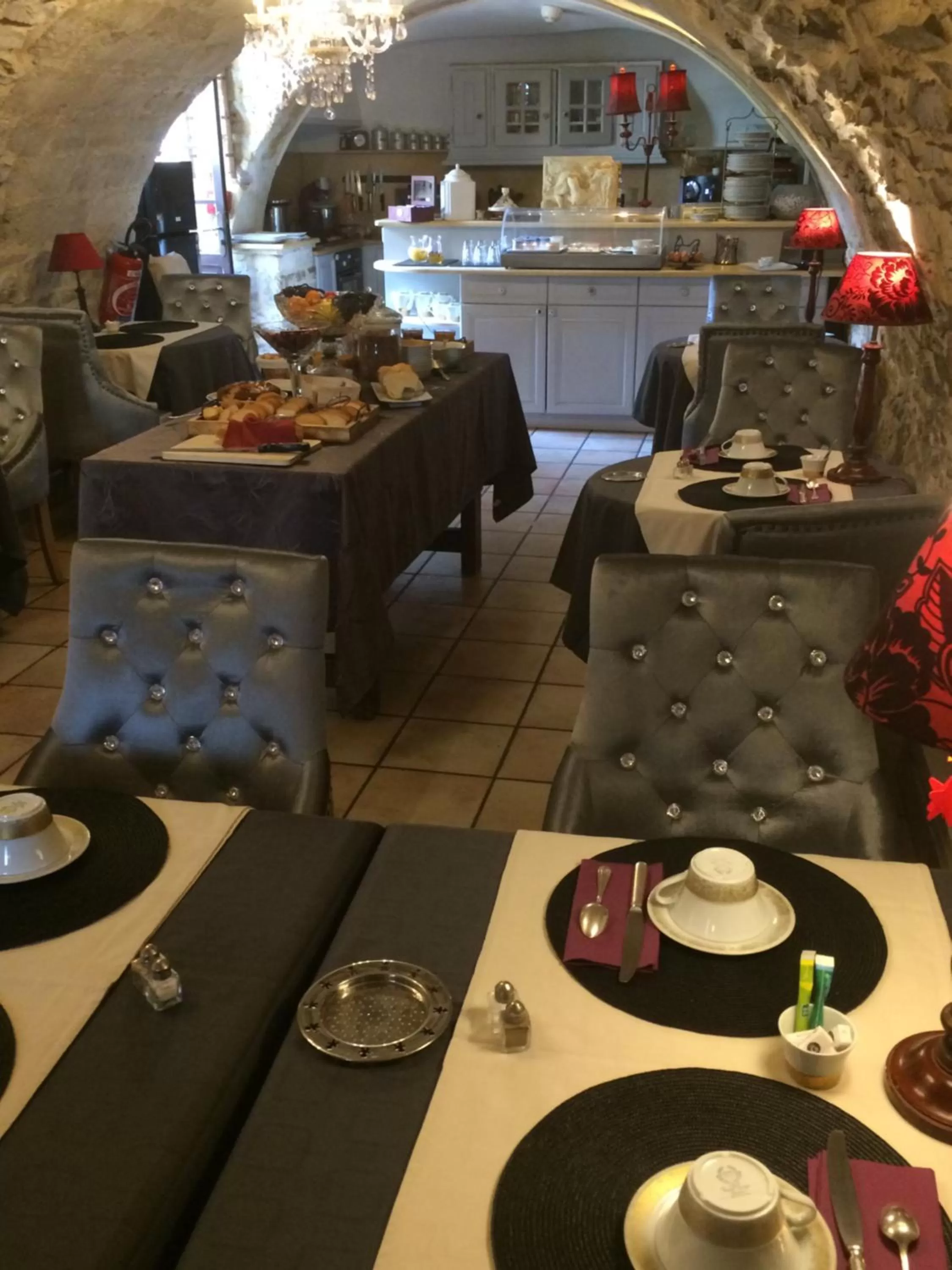 Food and drinks in Hotel Le Saint Laurent