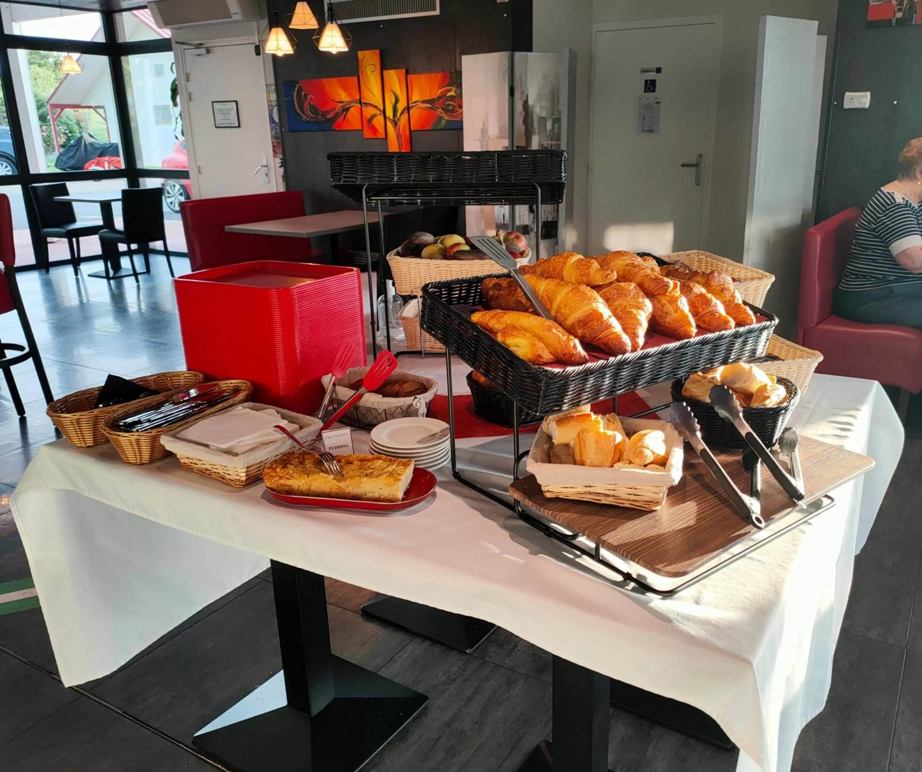 Breakfast in Fasthotel Montmarault