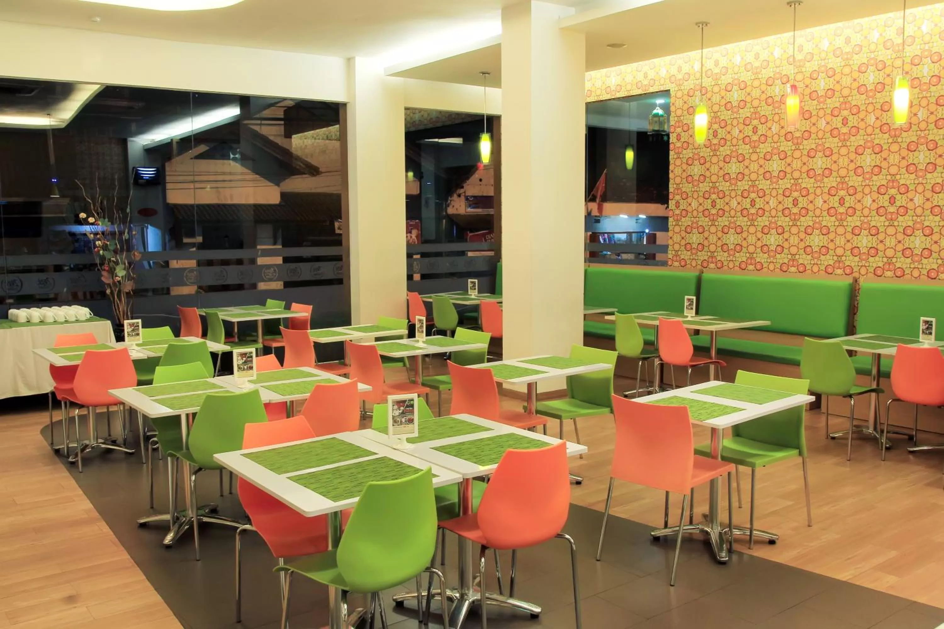 Restaurant/places to eat in Zest Yogyakarta by Swiss-Belhotel International