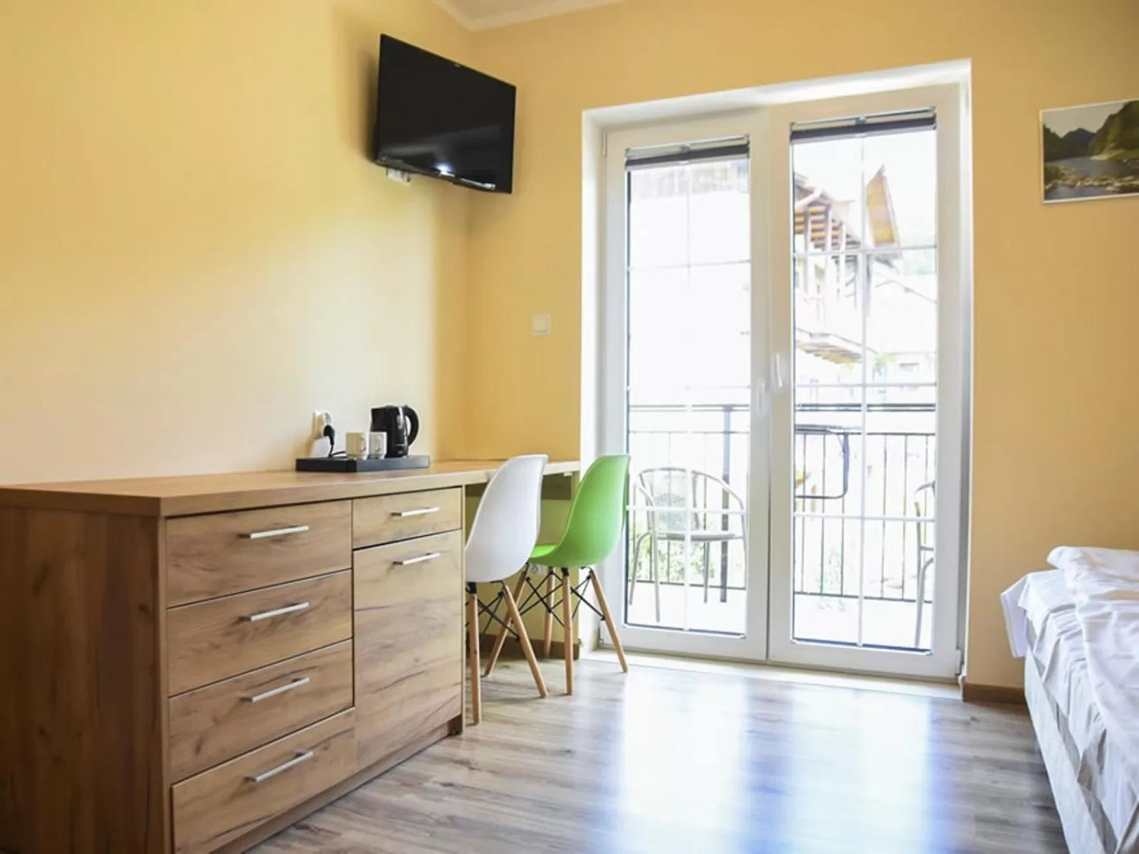 Bed, TV/Entertainment Center in Willa Szczepaniakówka