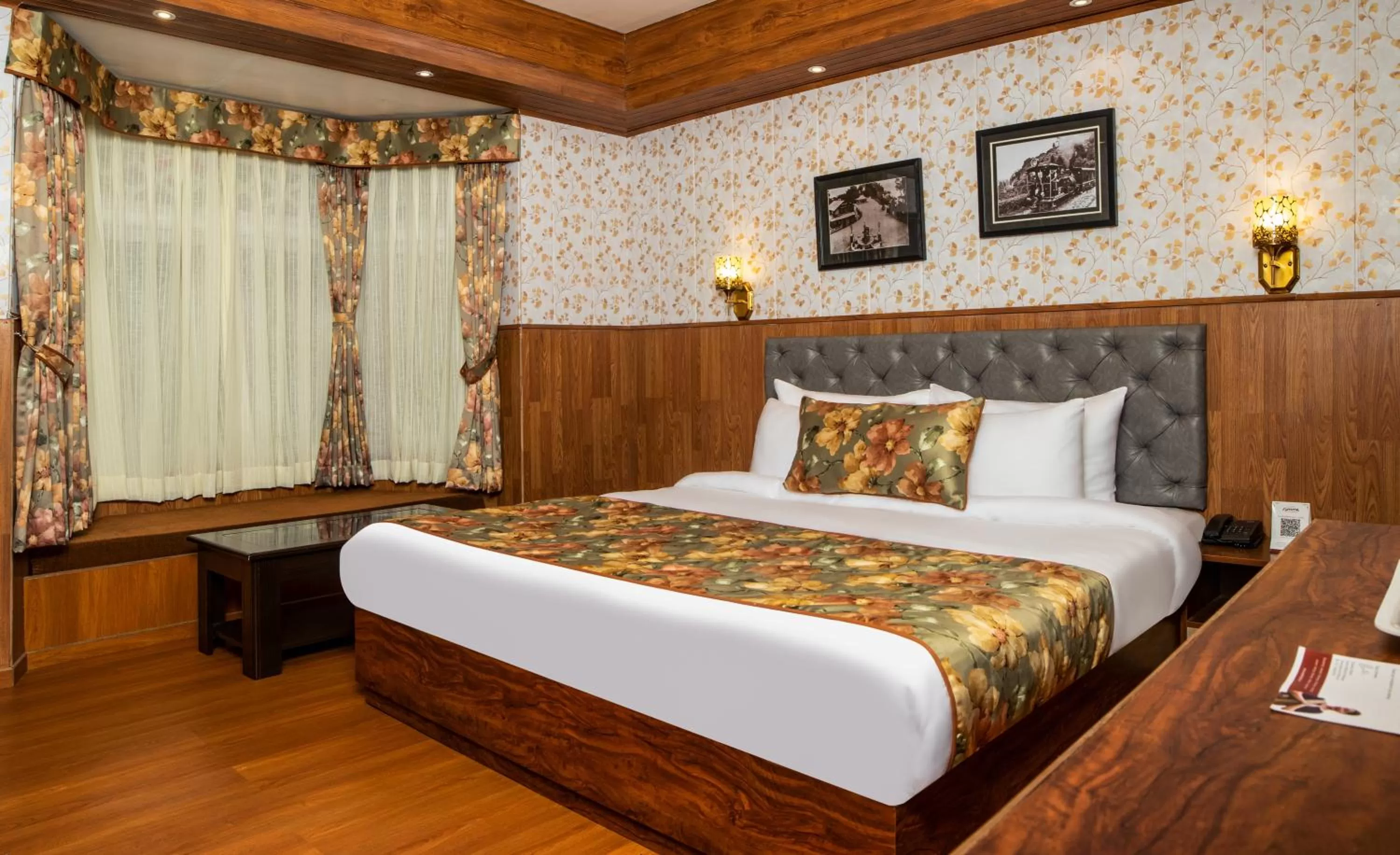 Bed in Summit Oakden Resort & Spa Mall Road